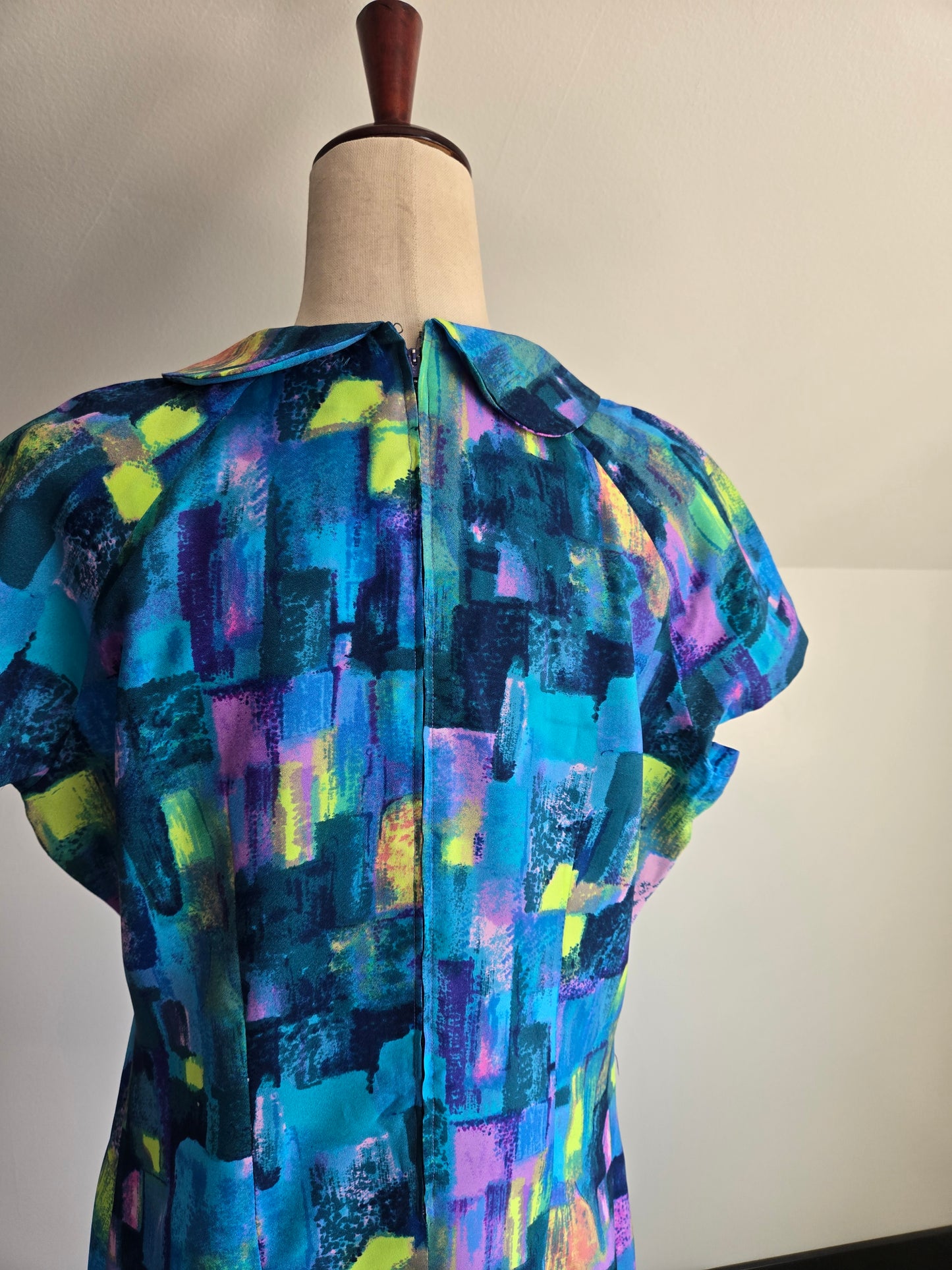Vintage 1960s Artsy Colorful Shift Dress - L/XL
