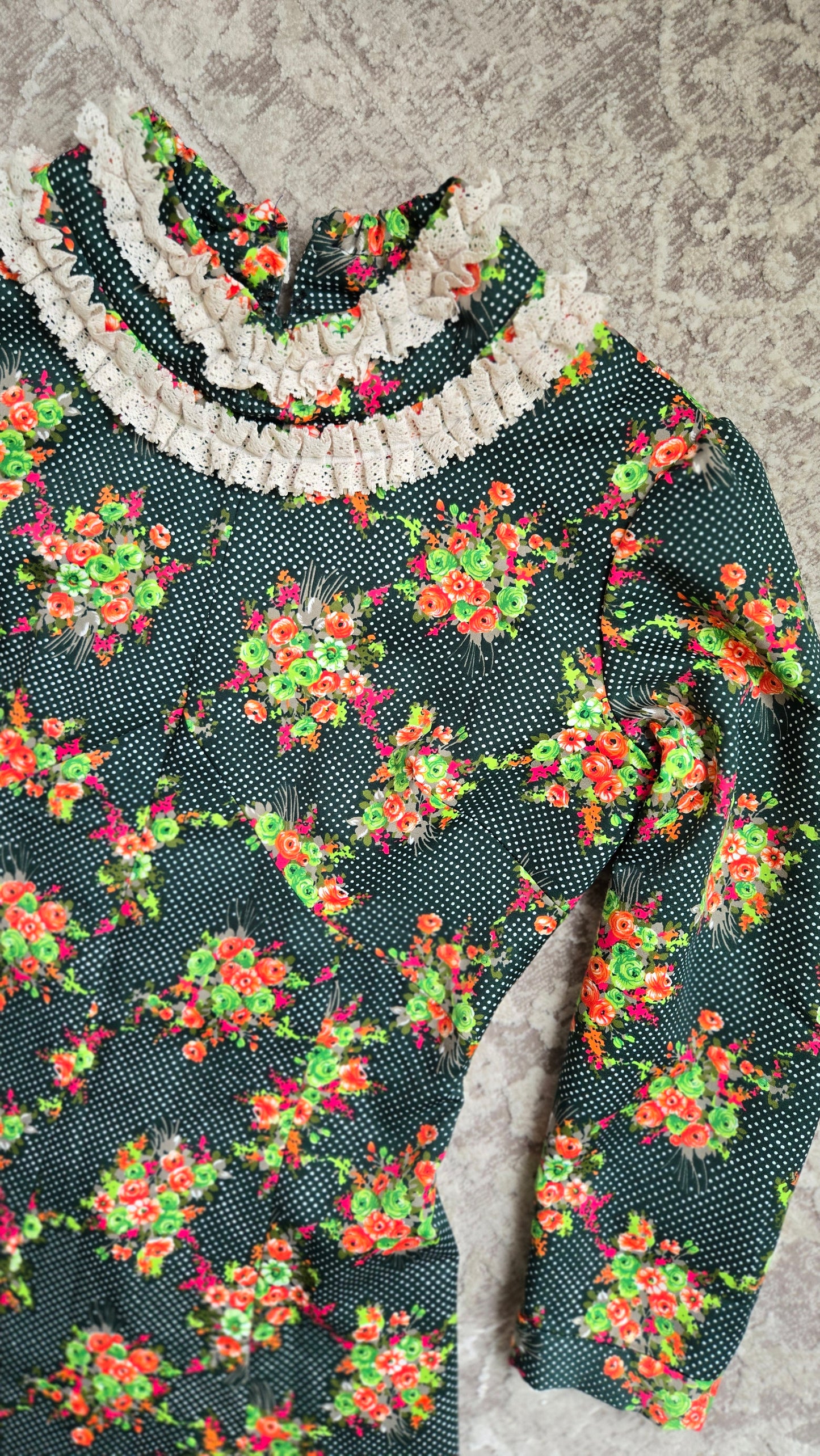 Vintage 1970s Green Floral Flower Power and Lace Maxi Dress - Medium