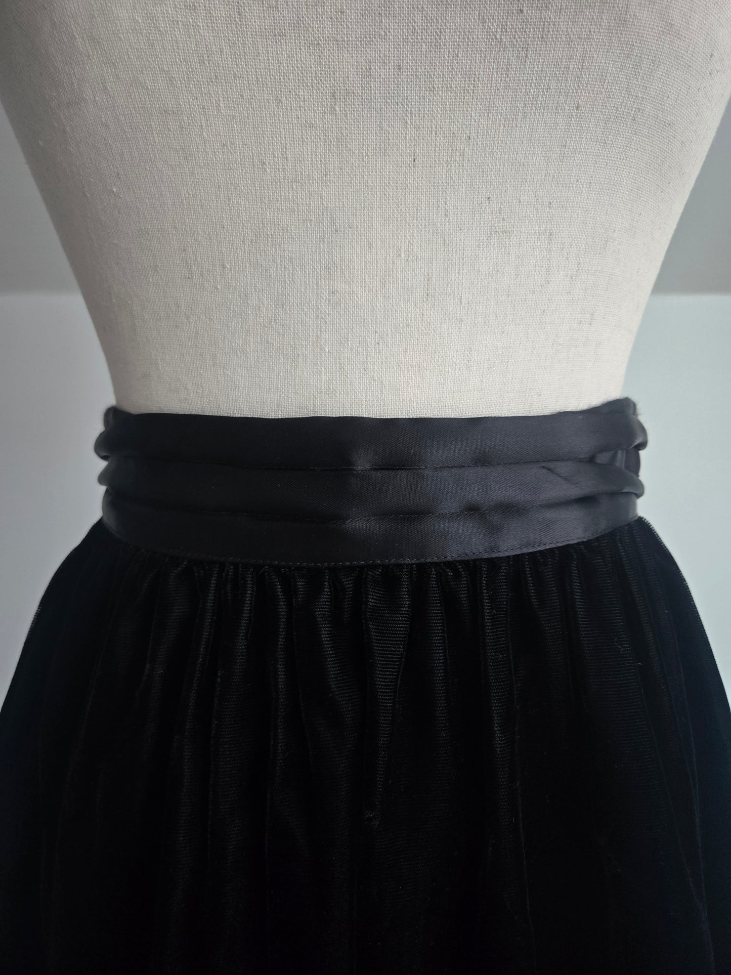 Gunne Sax by Jessica McClintok Black Velvet Skirt - XS
