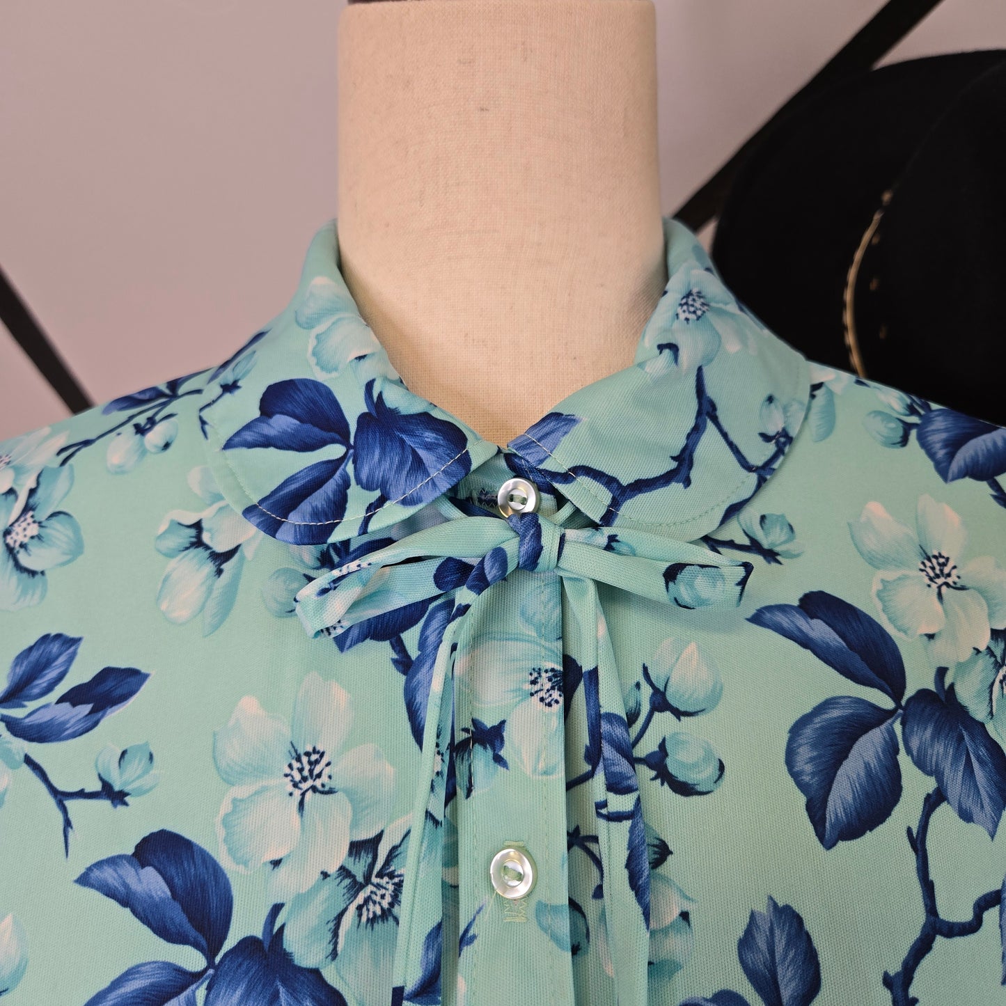 Vintage 70s Mint Green and Blue Floral Long Sleeve Top - large