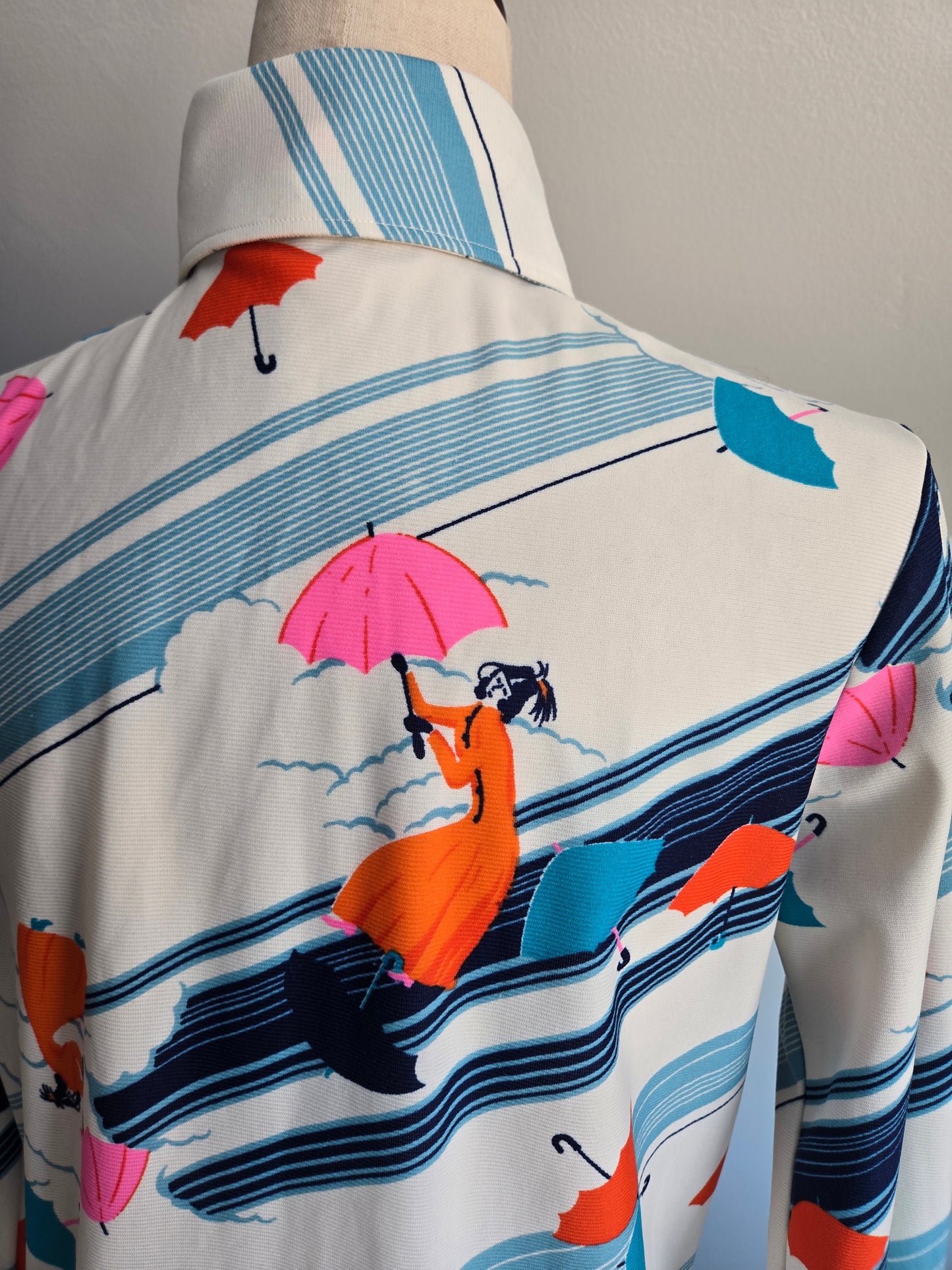 Amy Barr Vintage 70s Novelty Umbrella Lady Shirt - large