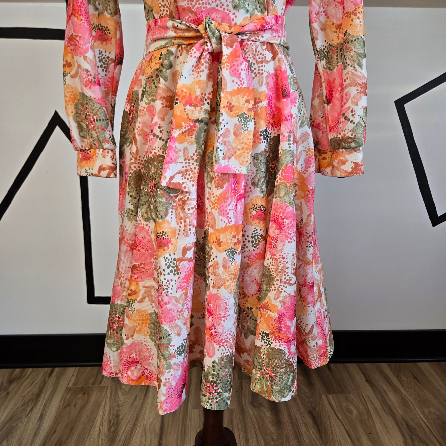 Dyanne Dallas Vintage 70s Bright Floral Dress with Belt - small