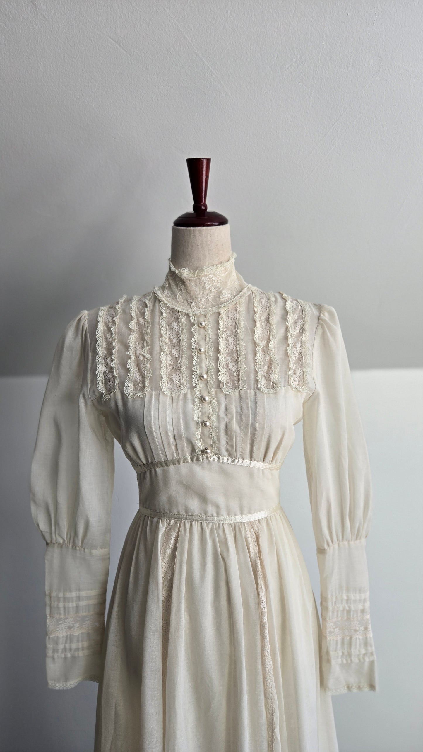 Gold Label Gunne Sax by Jessica San Freansisco Vintage 70s Lace Ethereal Dress - XS
