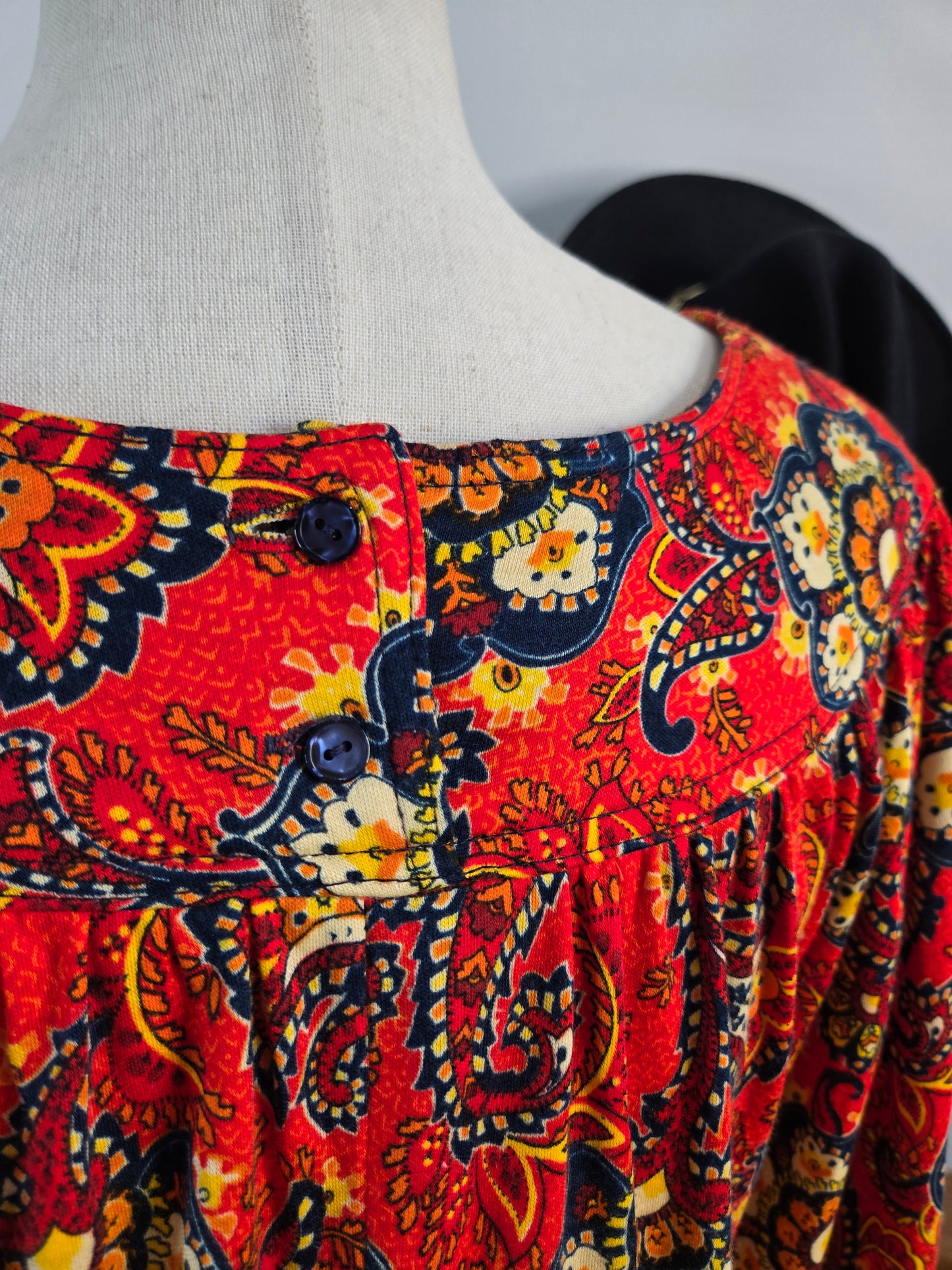 Vintage 70s Lightweight Acrylic Barkcloth Dress - medium