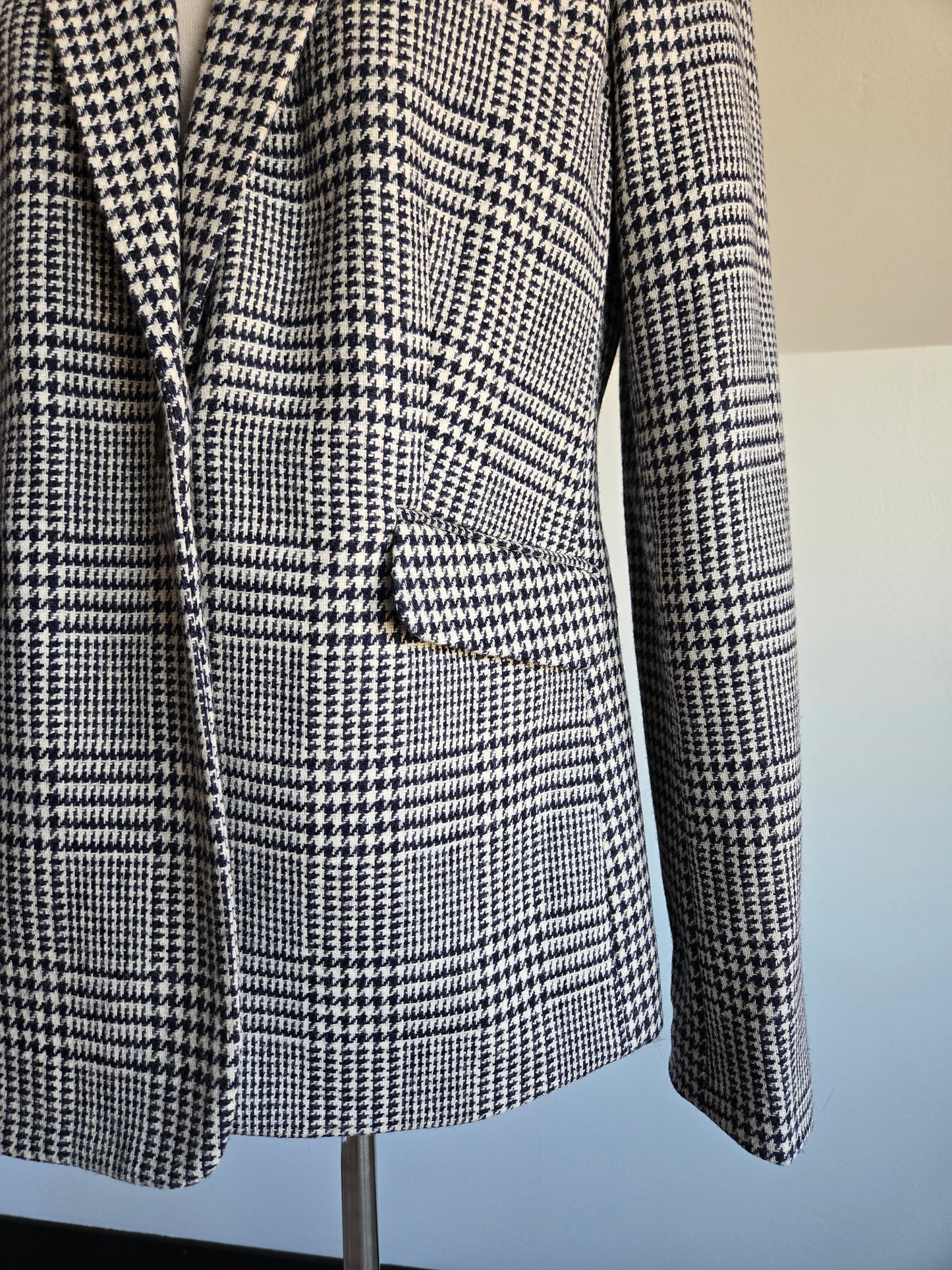 Boden British Tweed by Mallalieu's of Delph Houndstooth Wool Blazer - Medium
