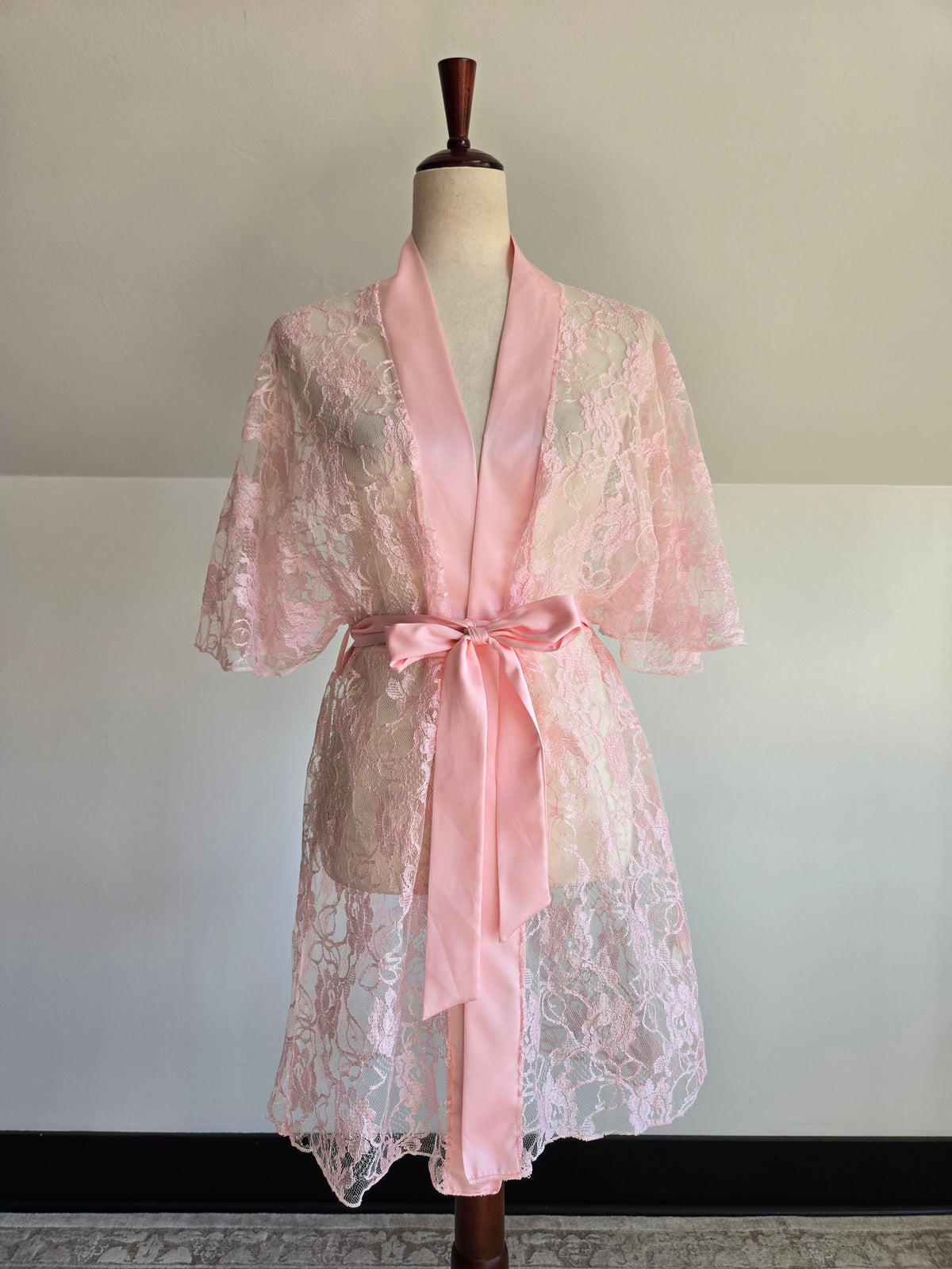Vintage Miss Elaine Pink Lace Union Made Robe - M/L