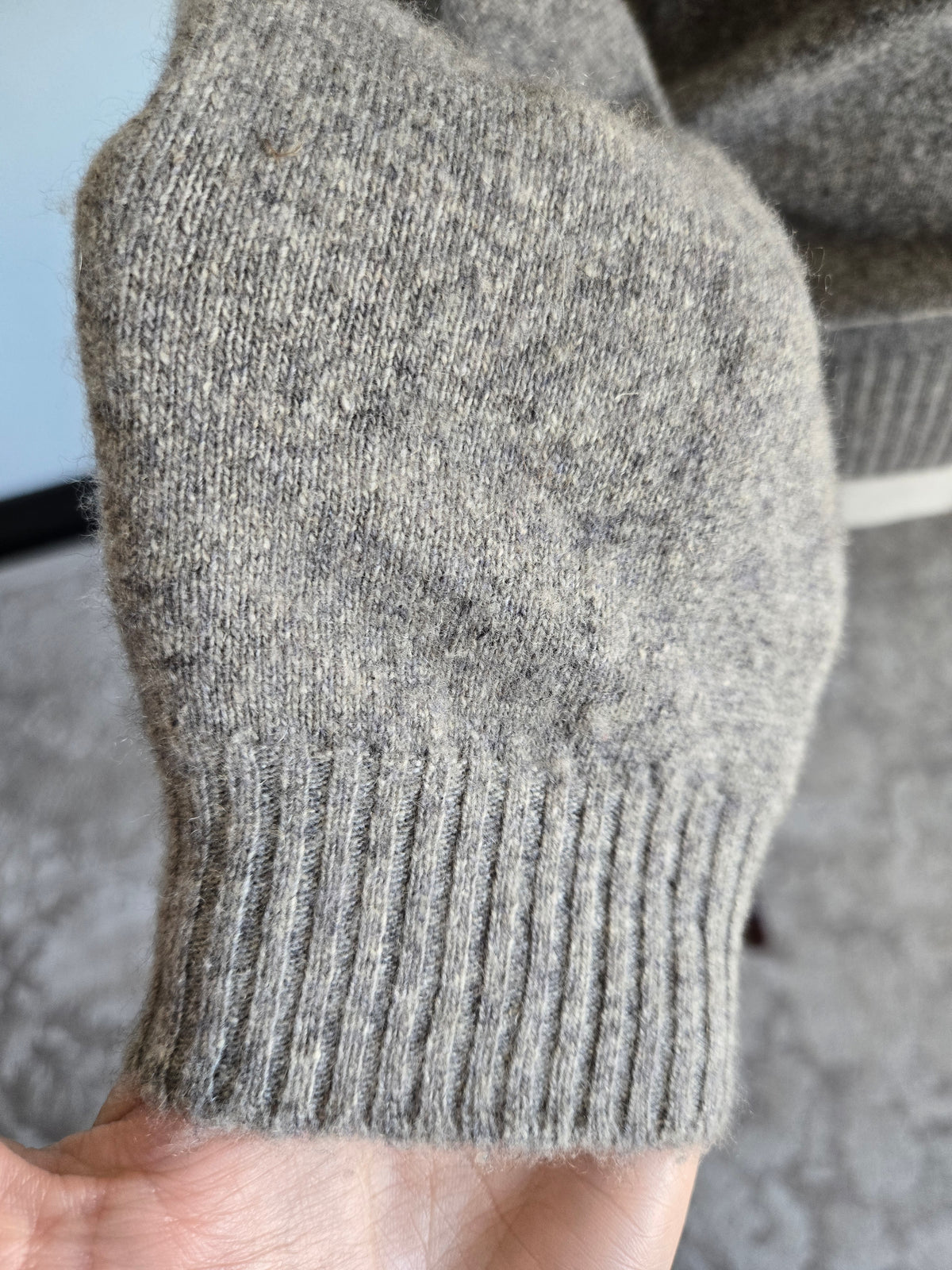 Vintage Robert Maynard Pure Scottish Cashmere Sweater - Medium