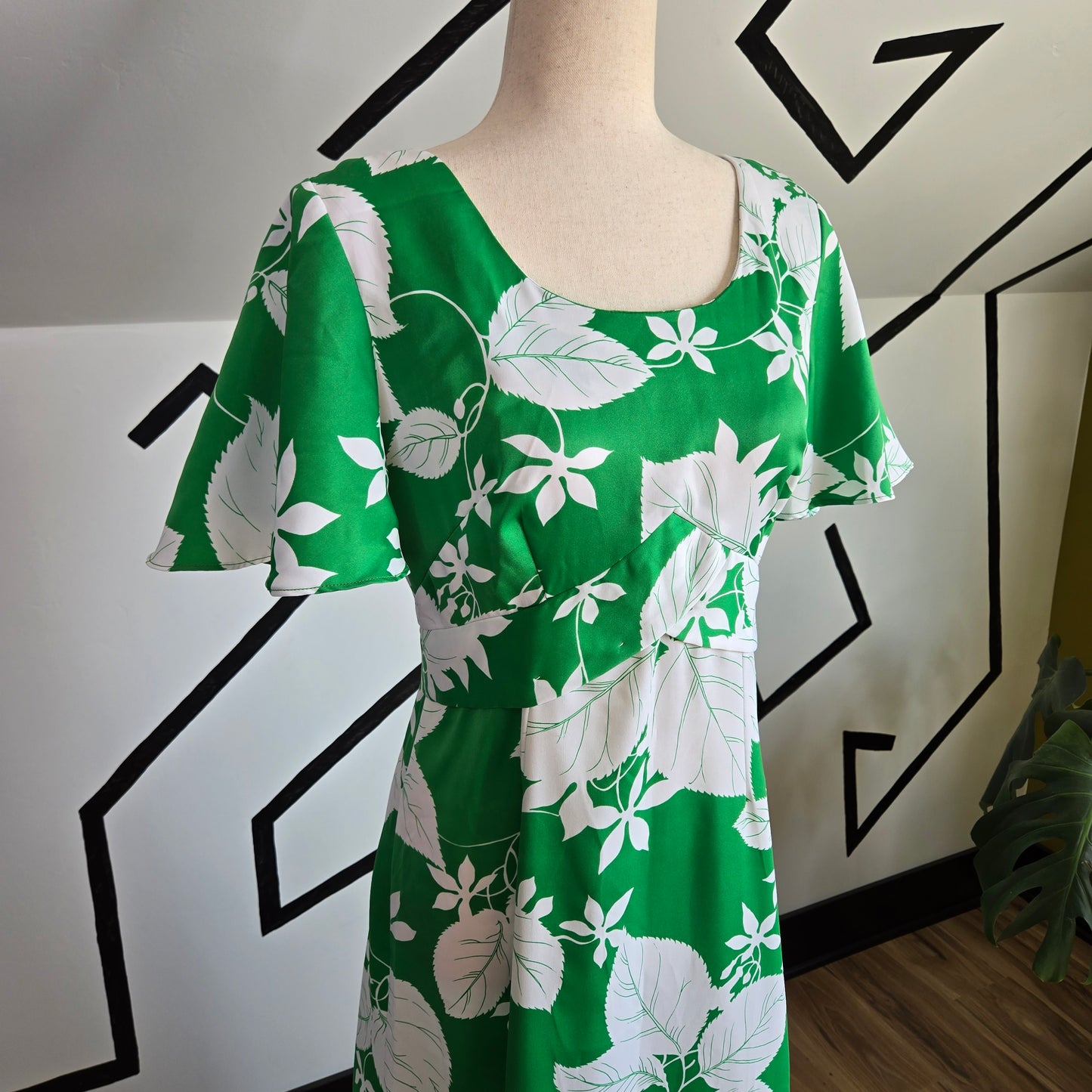 Hawaii Nei Honolulu Vintage 1960s Green and White Maxi Dress