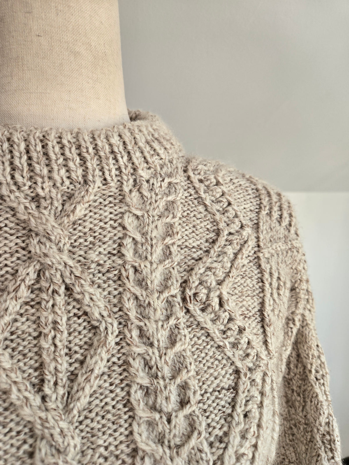Aran Islands Soft Wool Hand Knitted Chunky Sweater - Medium