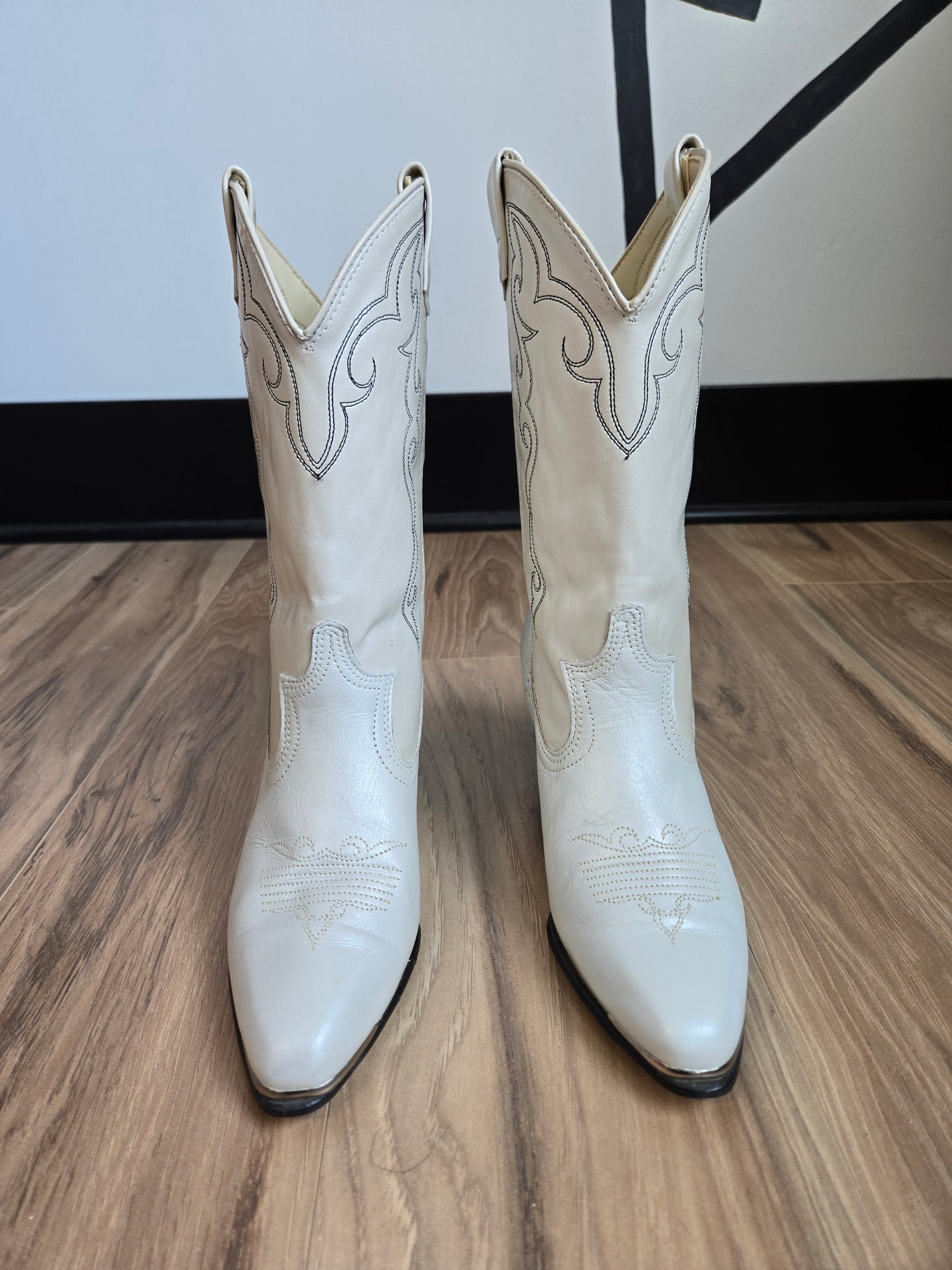 ACME 5109 Vintage Rare Pearlescent White Leather Cowboy Boots - Size 5.5 (womens)