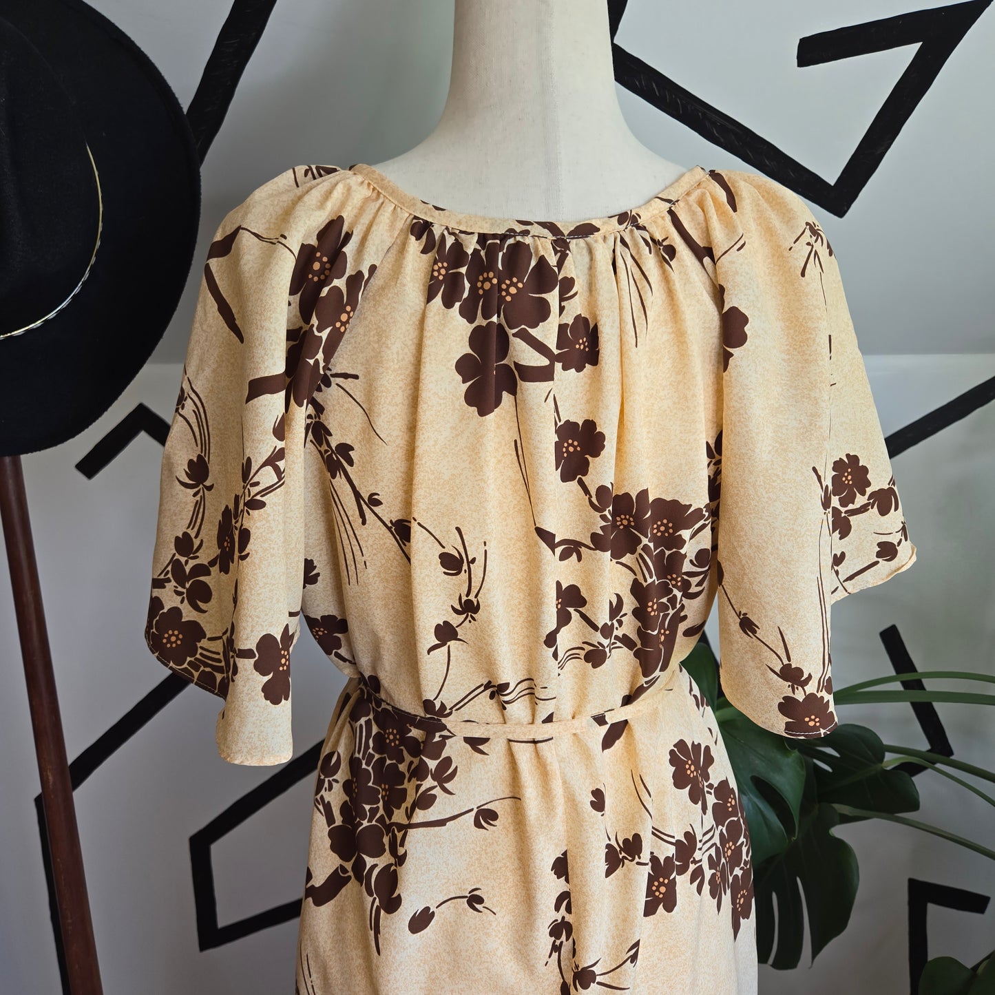Hilo Hatties Vintage Brown Hawaiian Floral Maxi Dress with Belt - L