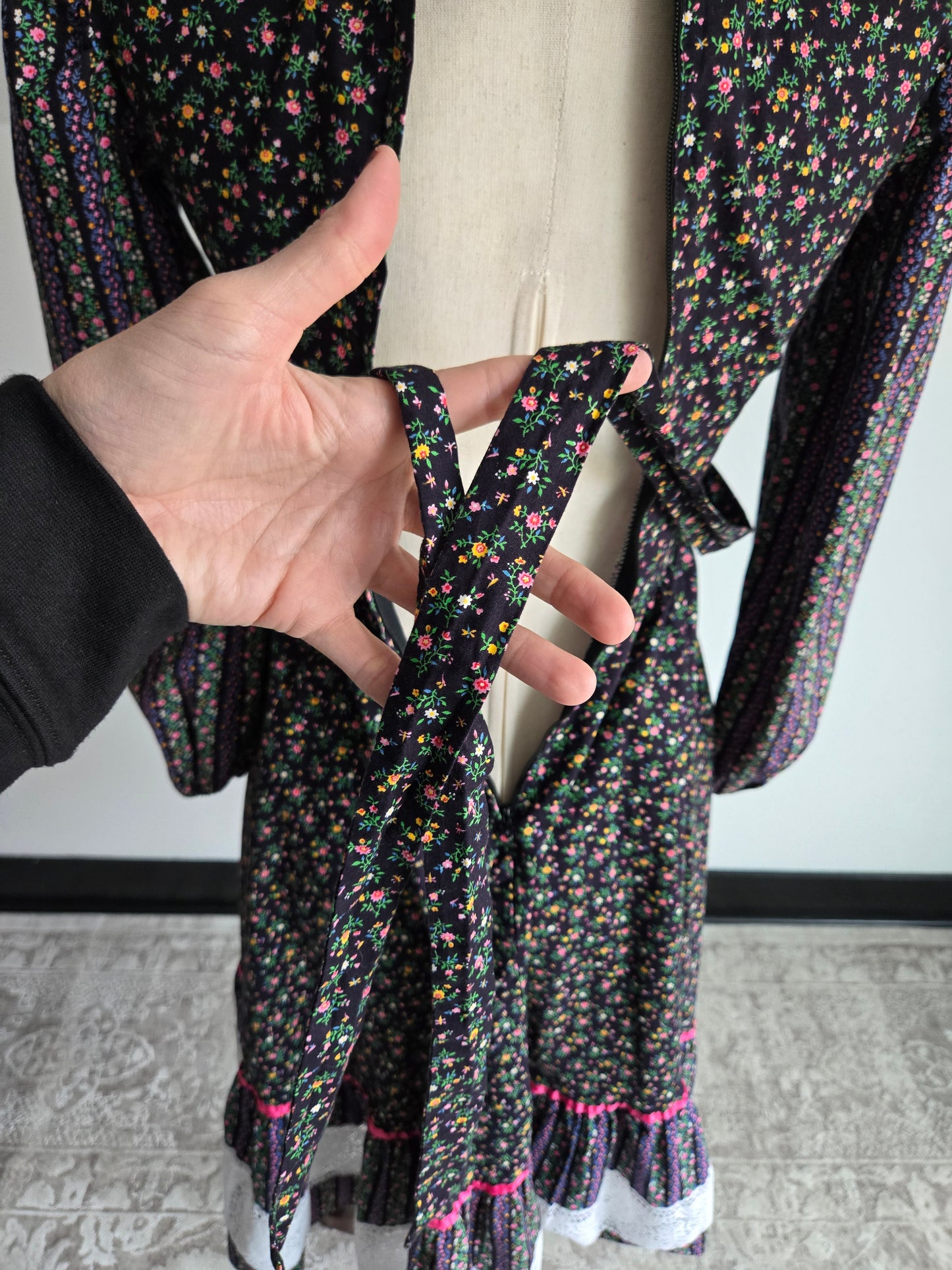 Petite Fashions Vintage 60s Velvet and Floral Prairie Dress - XS