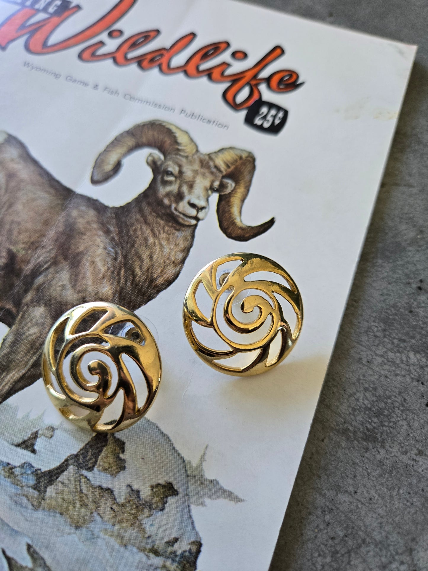 Vintage Gold Tone Sun Swirl Earrings - Pierced