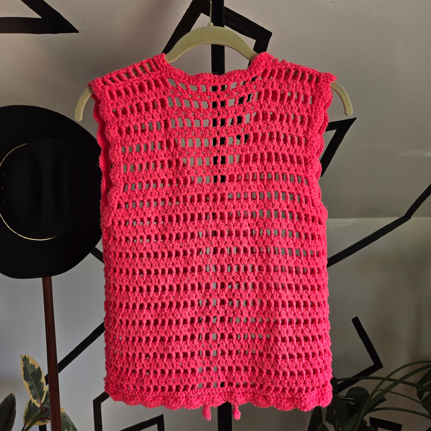 Neon Pink 1960s Handmade Vintage Crochet Vest - S/M