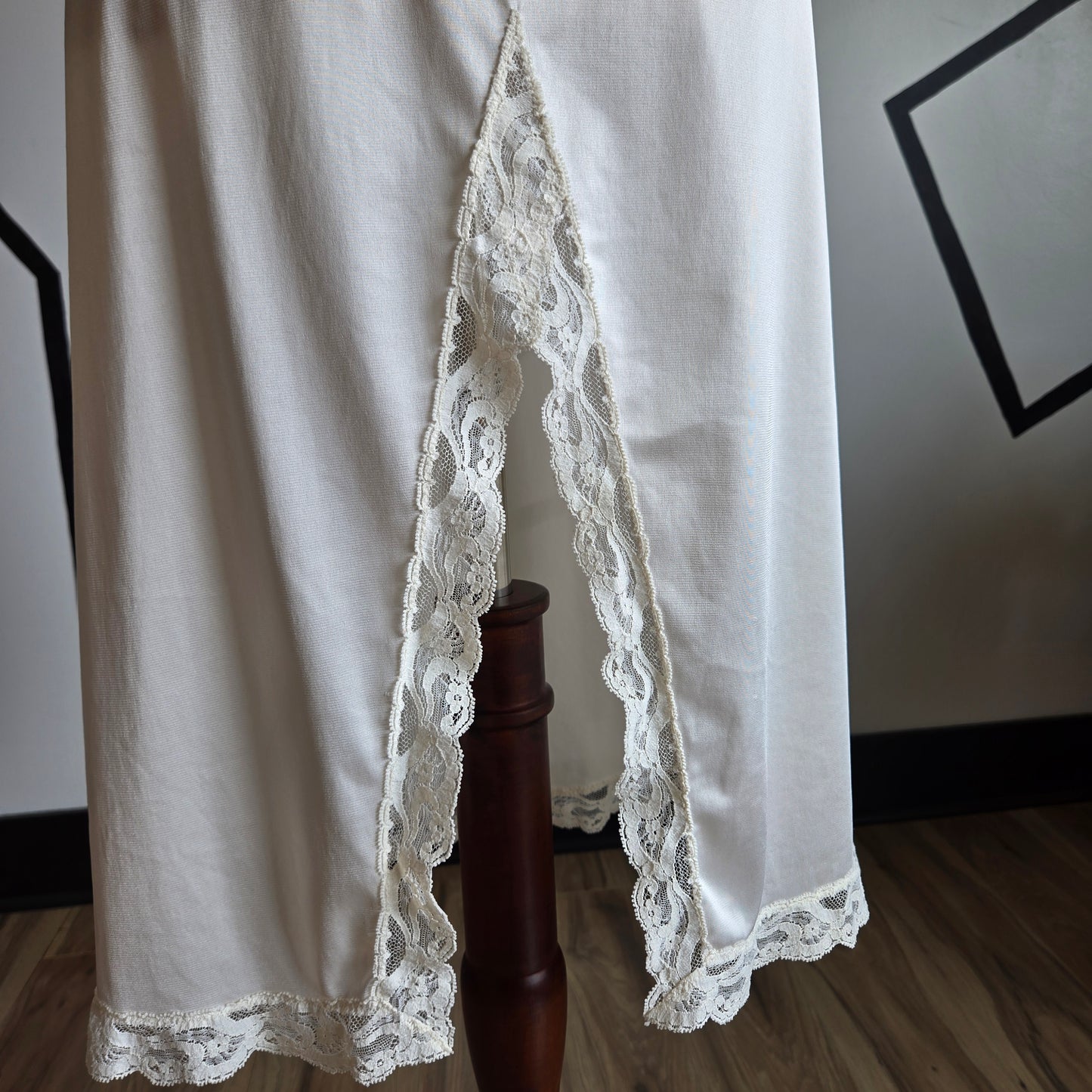 Vanity Fair Vintage White Slip Skirt - medium/large