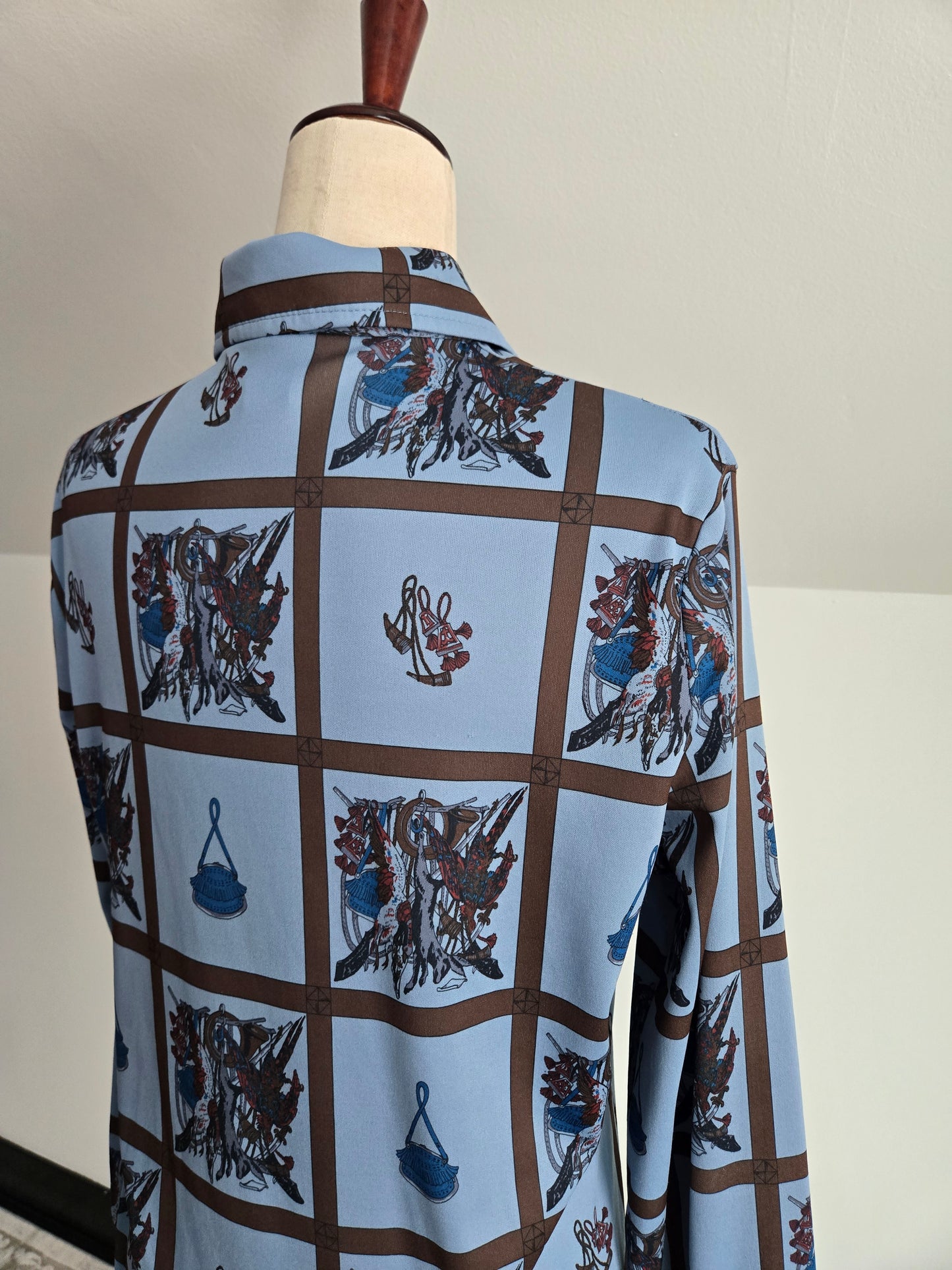 Lucky Tops by L&K Vintage Hunting Still Life Print Top - XL