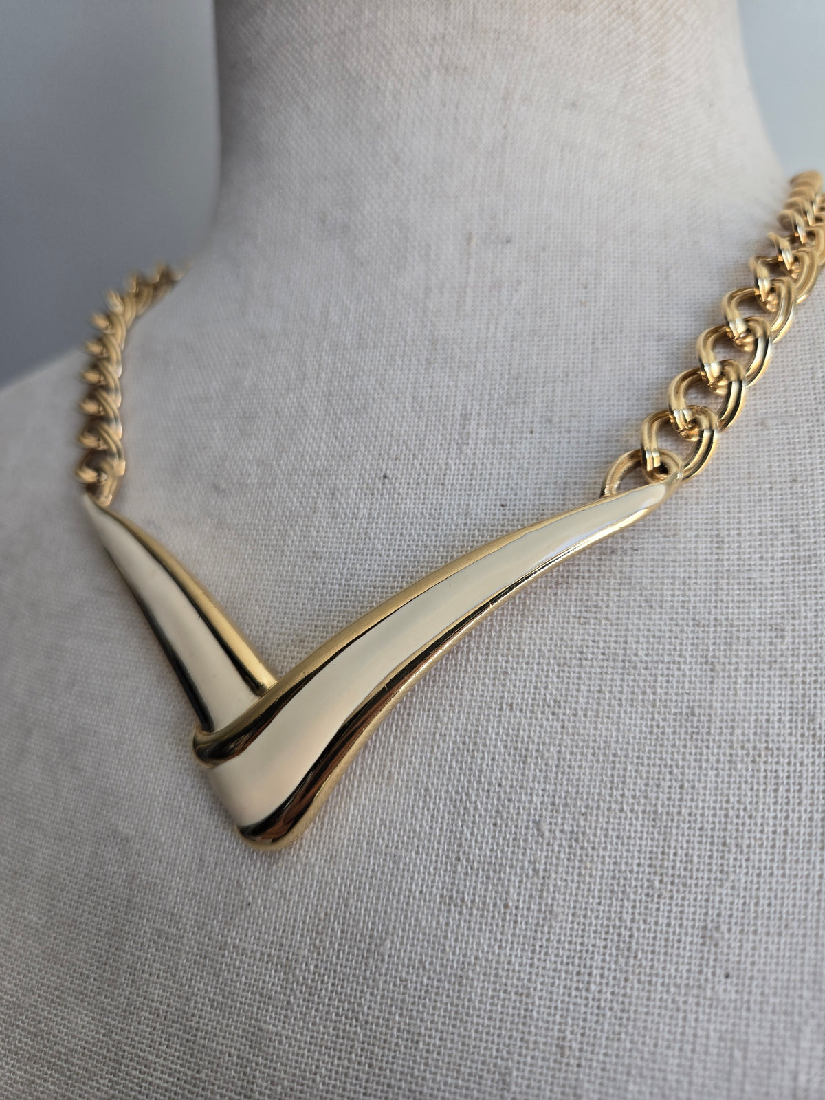 Monet Vintage 80s Enamel Necklace