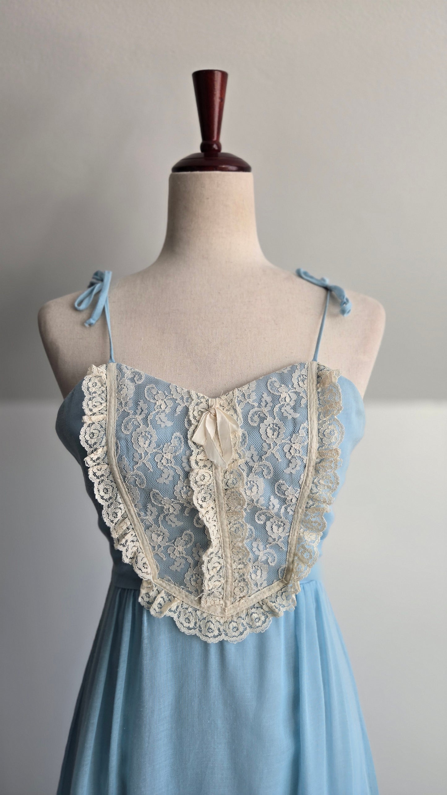 Candi Jones California Vintage 70s Baby Blue Lace Bib Prairie Dress - XS