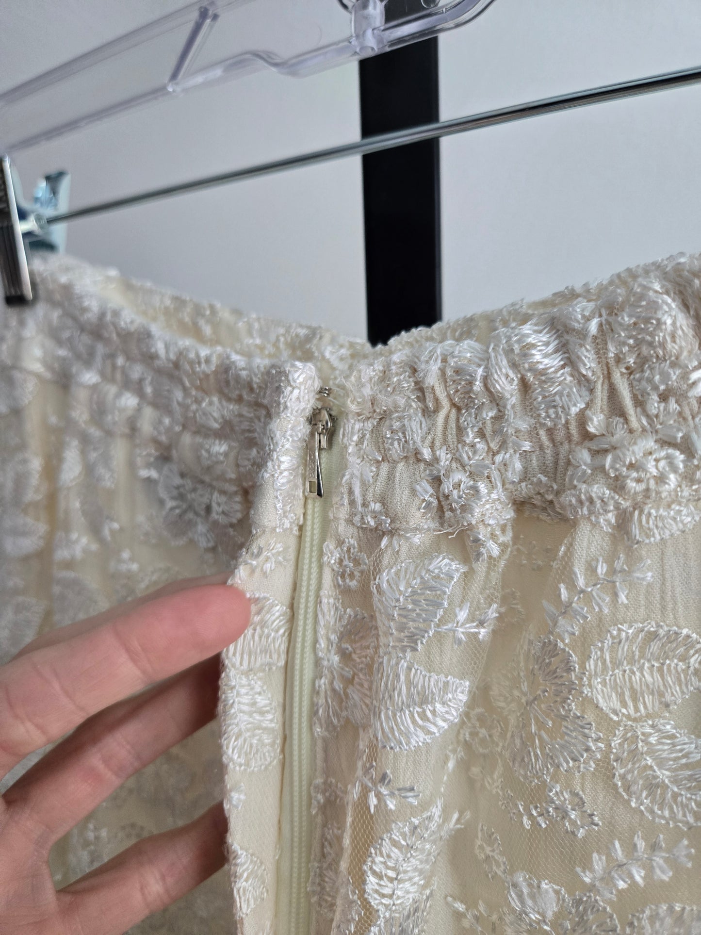 Surya Vintage White Lace Two Piece Pant Set - medium