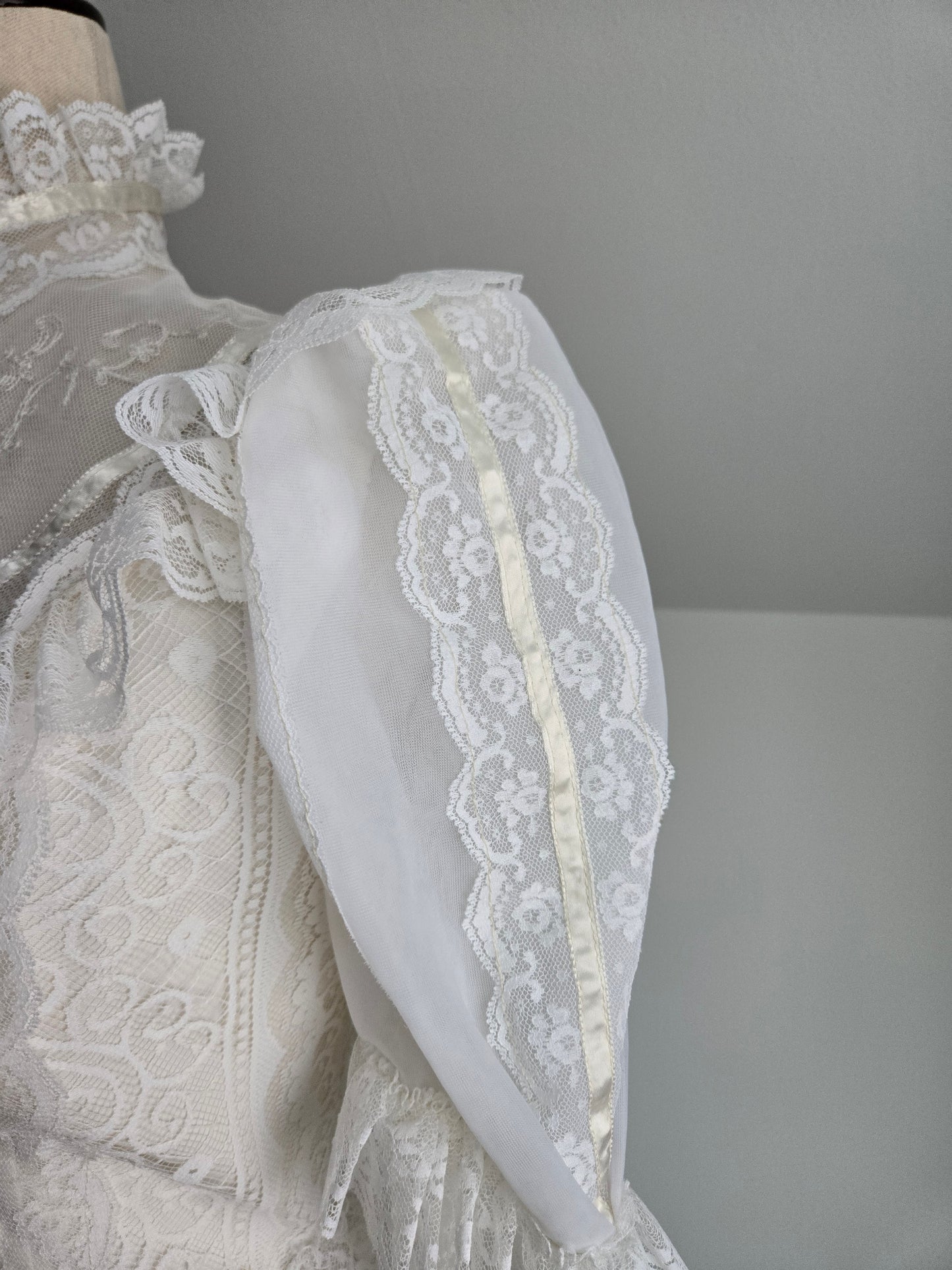 Vintage Victorian Gunne Style Wedding Dress