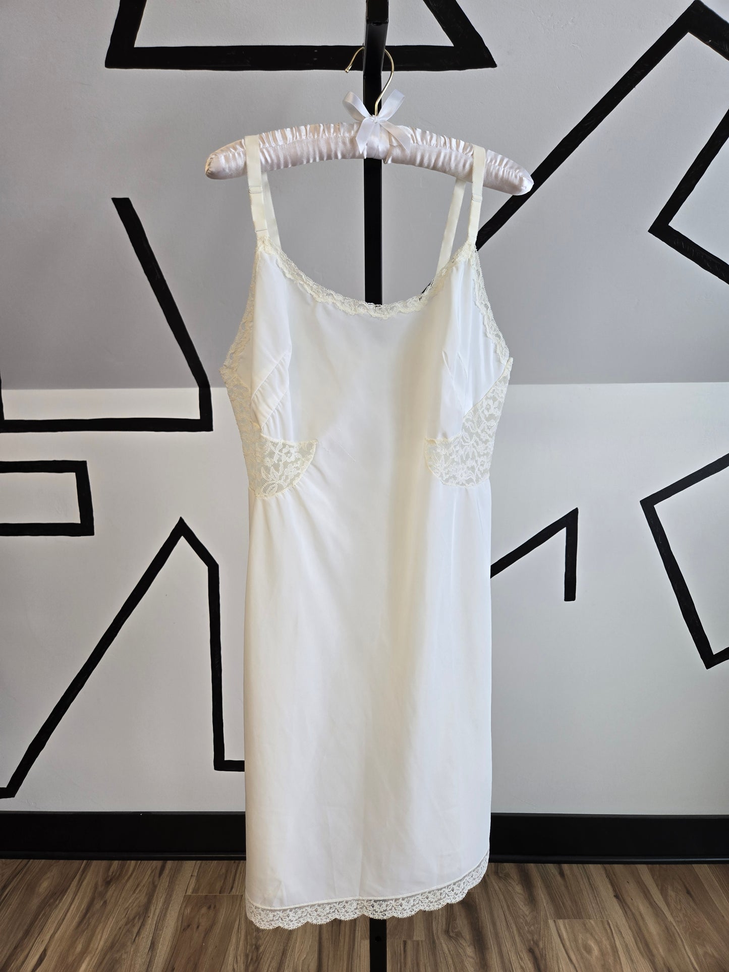 Barbizon Vintage 70s White Taffeta Slip Dress with Ivory Mesh Inserts - large