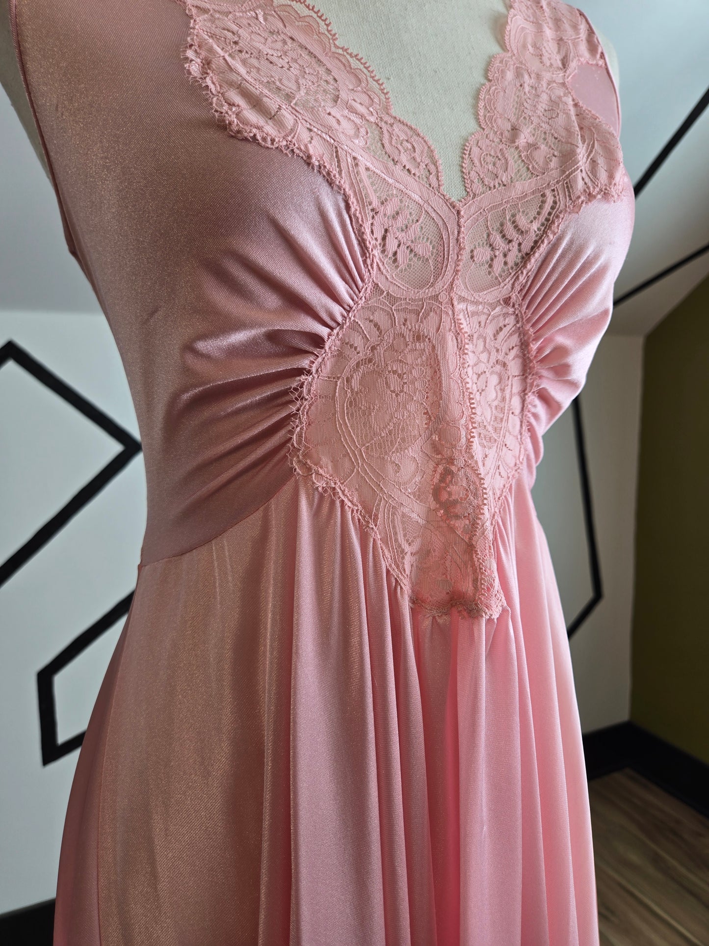 Authentic Olga Deadstock 70s Light Pink Robe with Butterfly Lace Peignoir - large