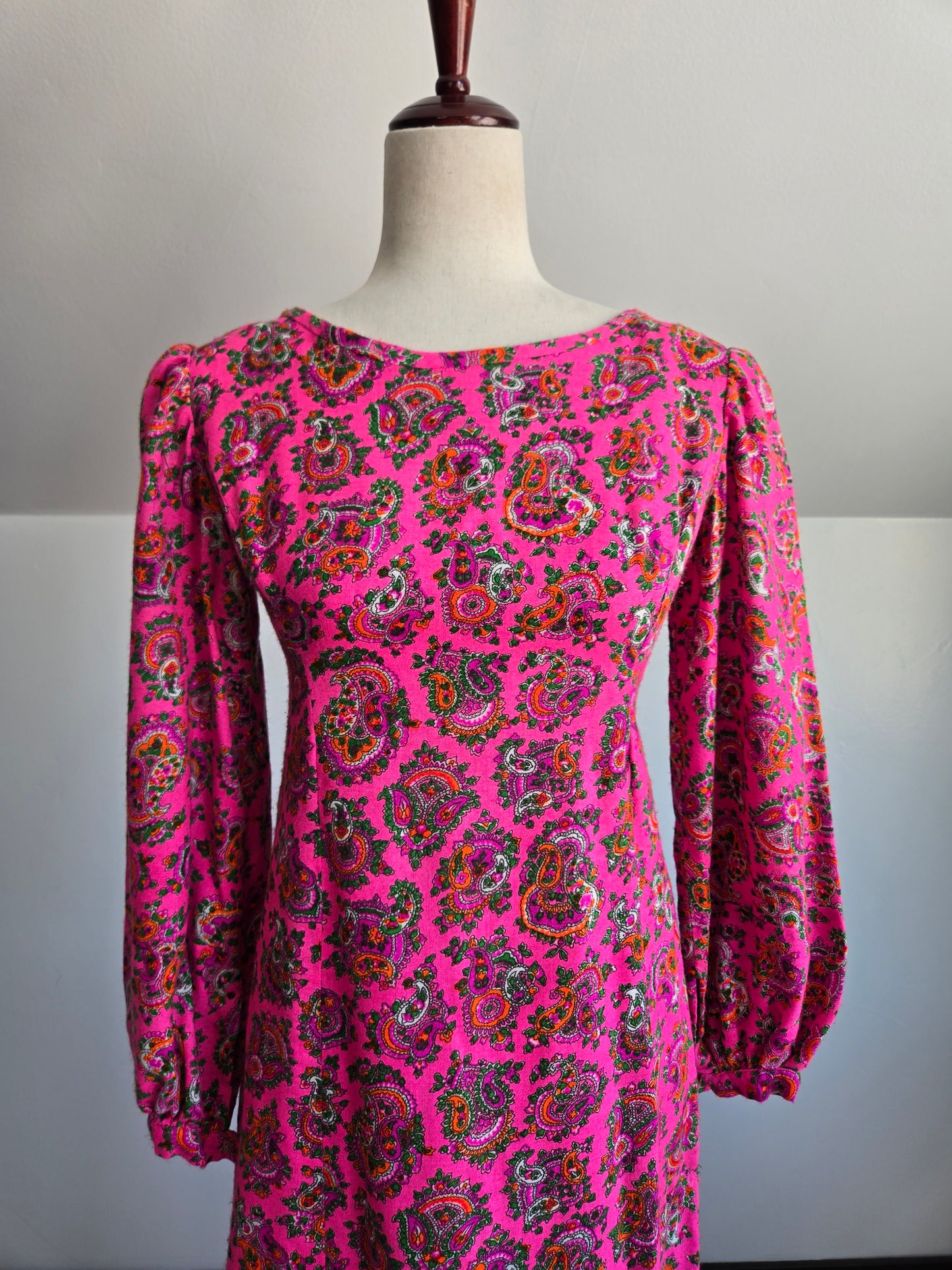 Vintage Pink Paisley Brushed Acrylic Dayglo Print Dress - XS/S