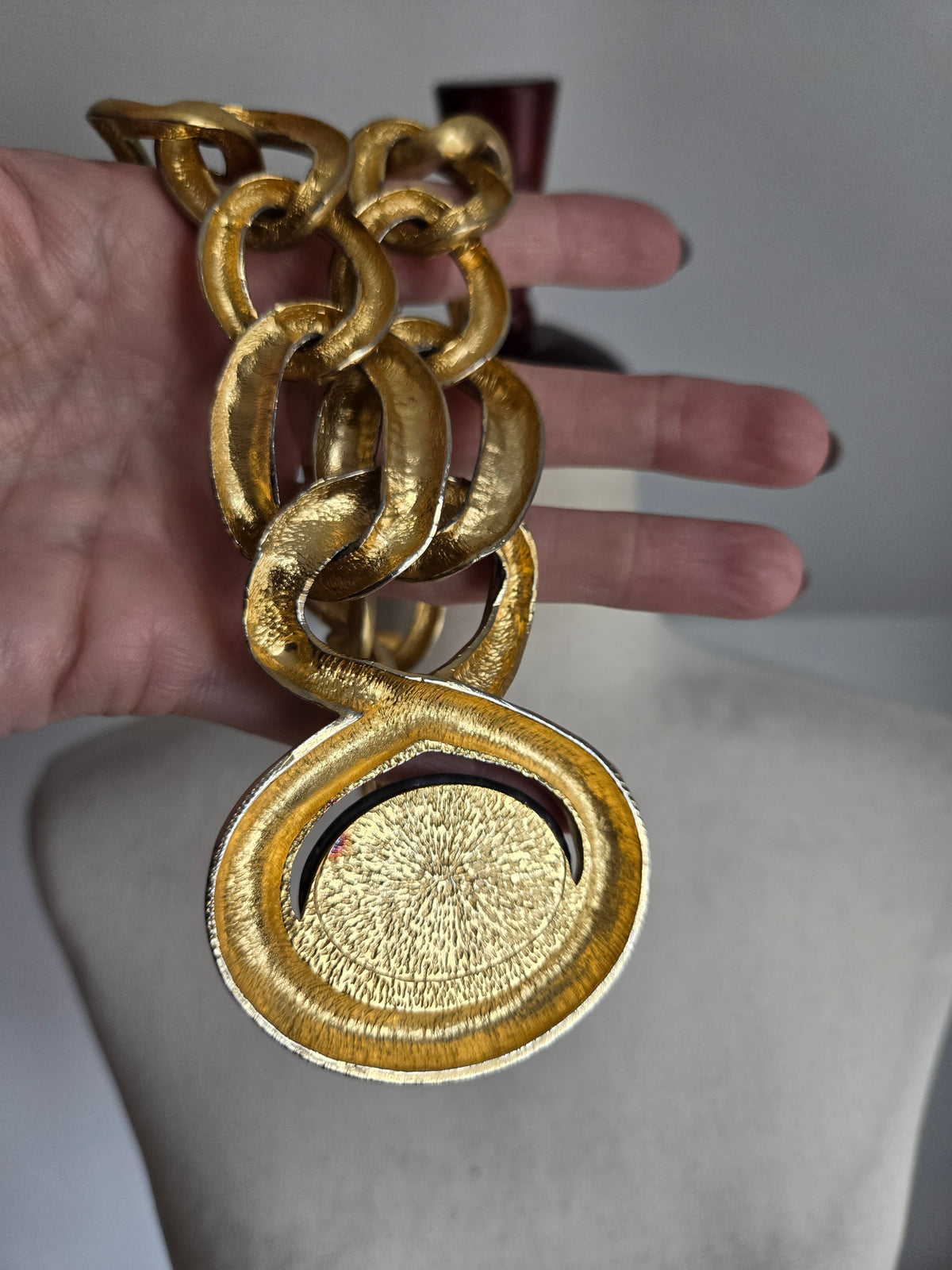 Vintage Chunky Bold Mama Black Cab Necklace