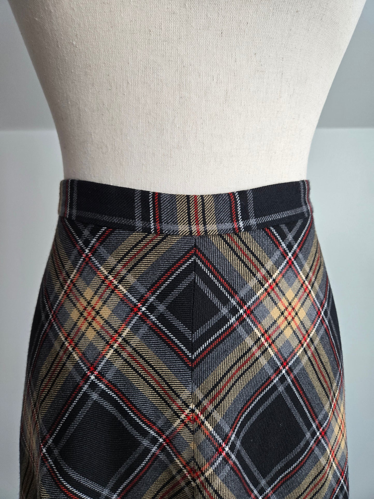 Aljean of Canada Vintage 70s Pure Wool A-line Skirt - W28"