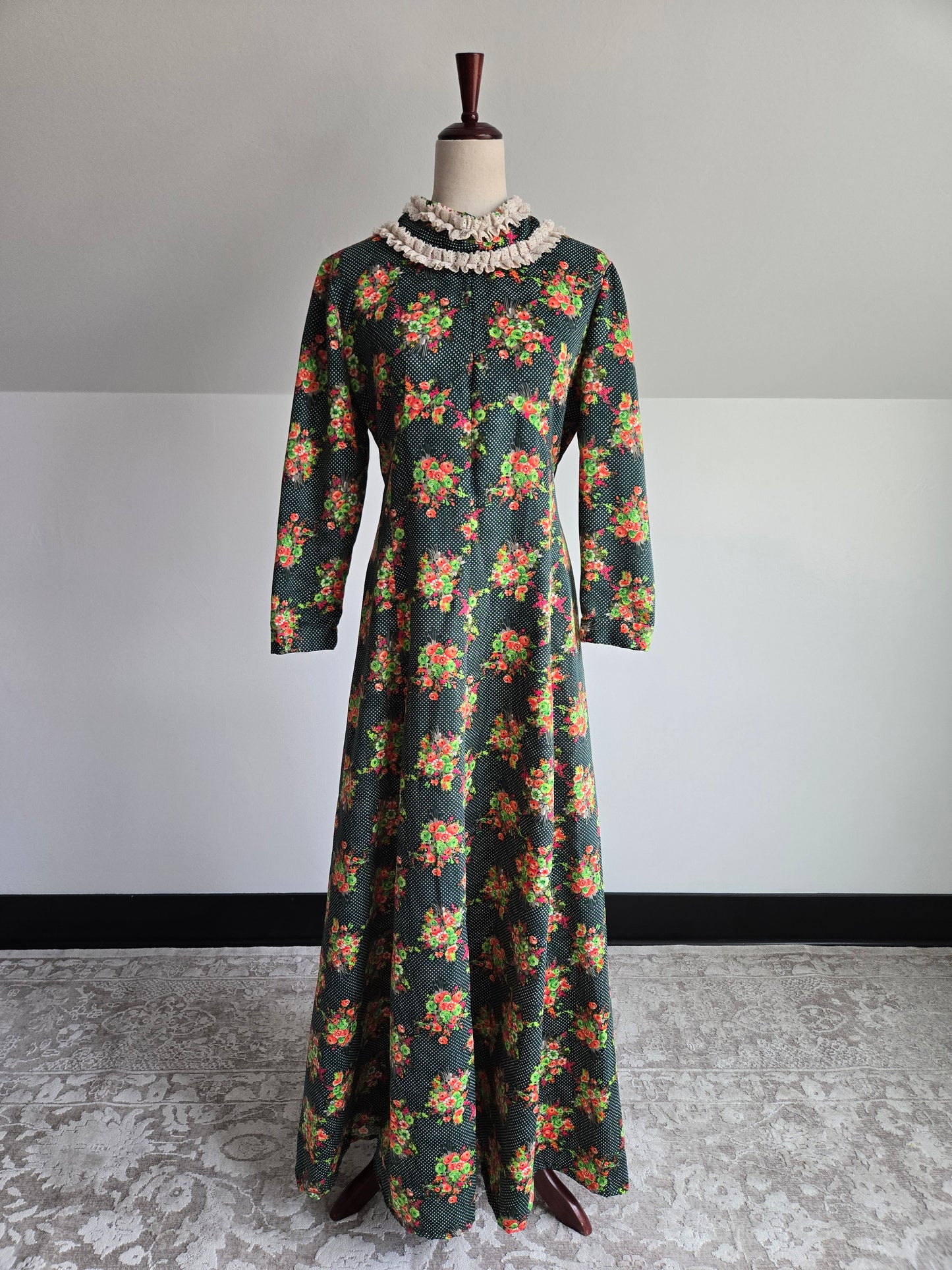 Vintage 1970s Green Floral Flower Power and Lace Maxi Dress - Medium