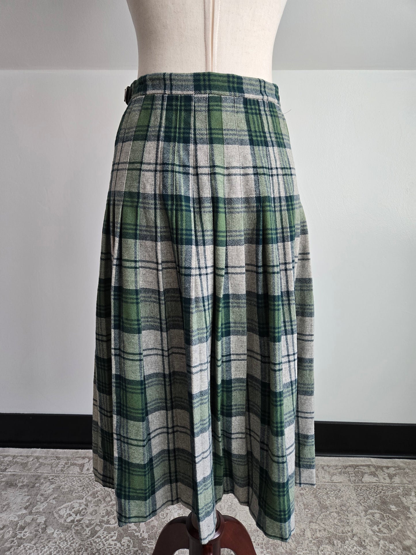 Hyland Vintage Scottish Wool Plaid Skirt Made in Scotland - W26-28"