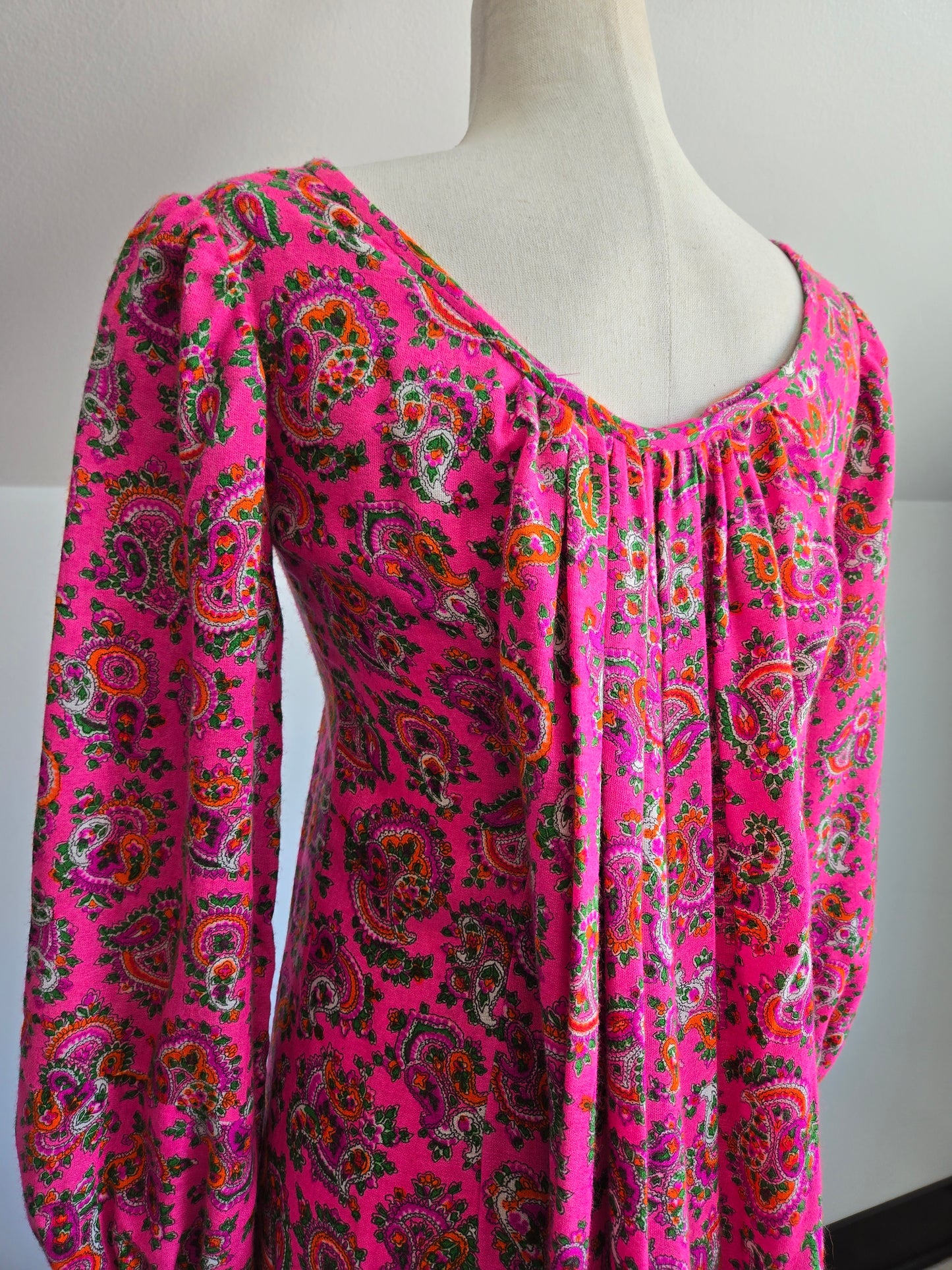 Vintage Pink Paisley Brushed Acrylic Dayglo Print Dress - XS/S