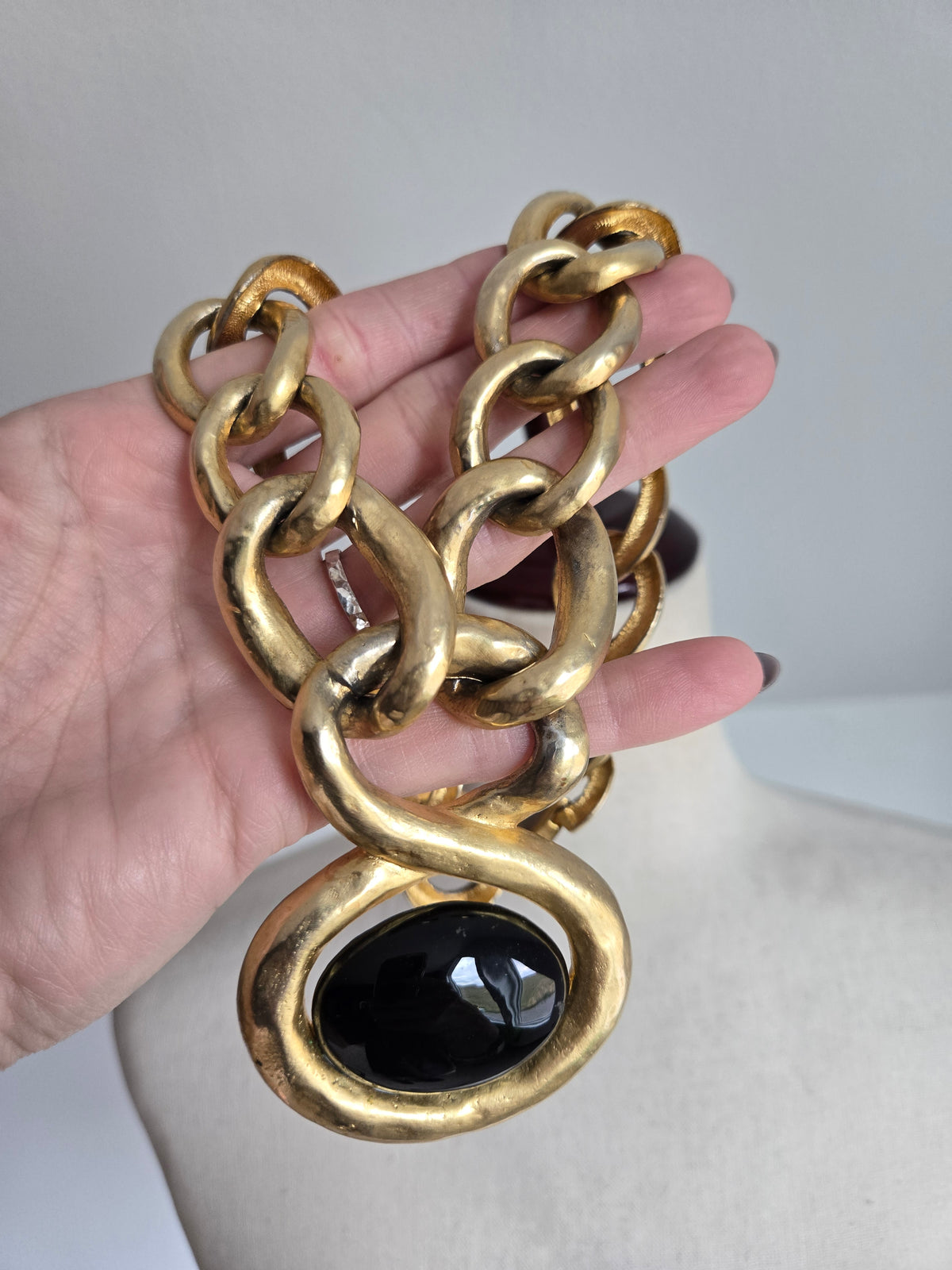 Vintage Chunky Bold Mama Black Cab Necklace