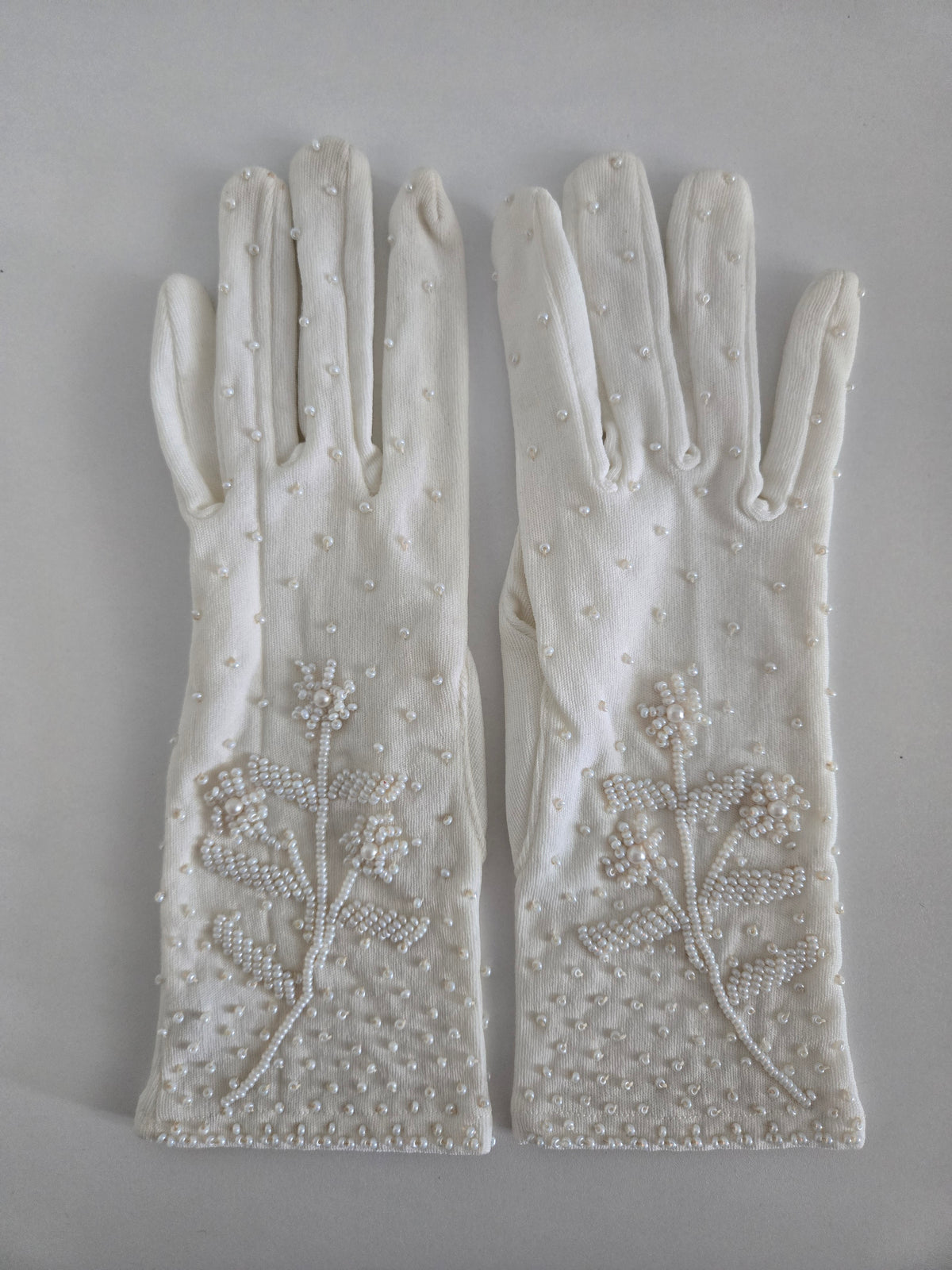 Vintage 1950s Deadstock Nylon Gloves with Pearls - Small