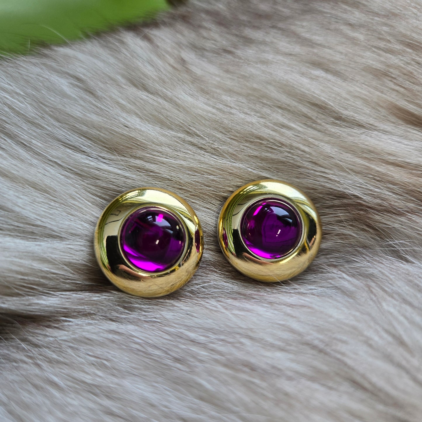 Vintage Shiny Pink Gem Earrings - Clip Ons