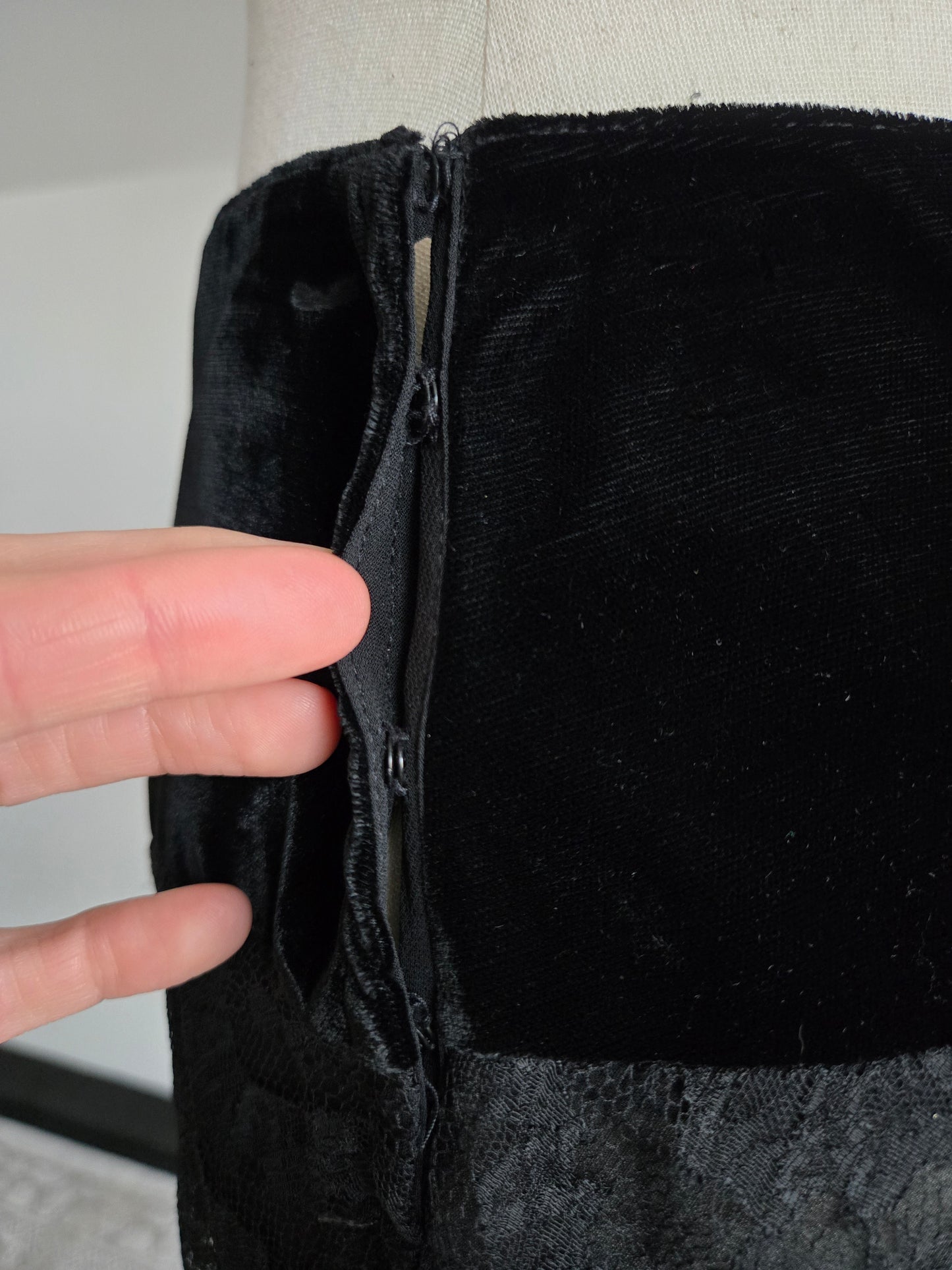 Blumarine Made in Italy Designer Lace and Velvet Skirt - Small