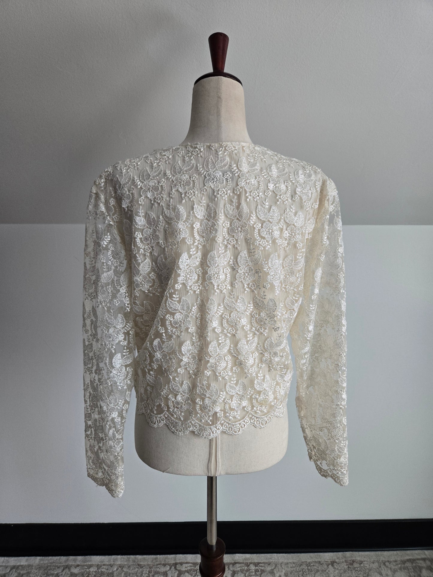 Surya Vintage White Lace Two Piece Pant Set - medium