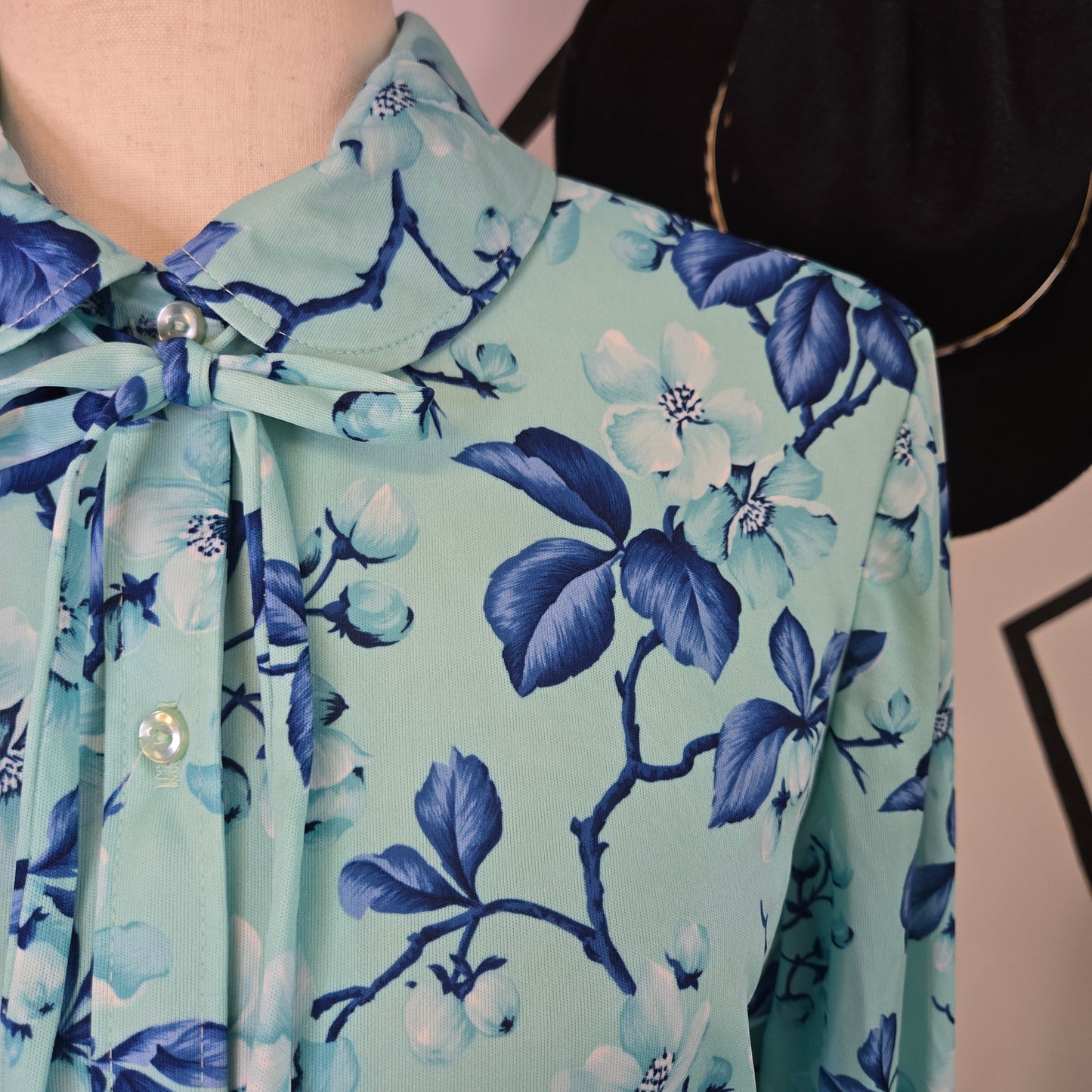 Vintage 70s Mint Green and Blue Floral Long Sleeve Top - large