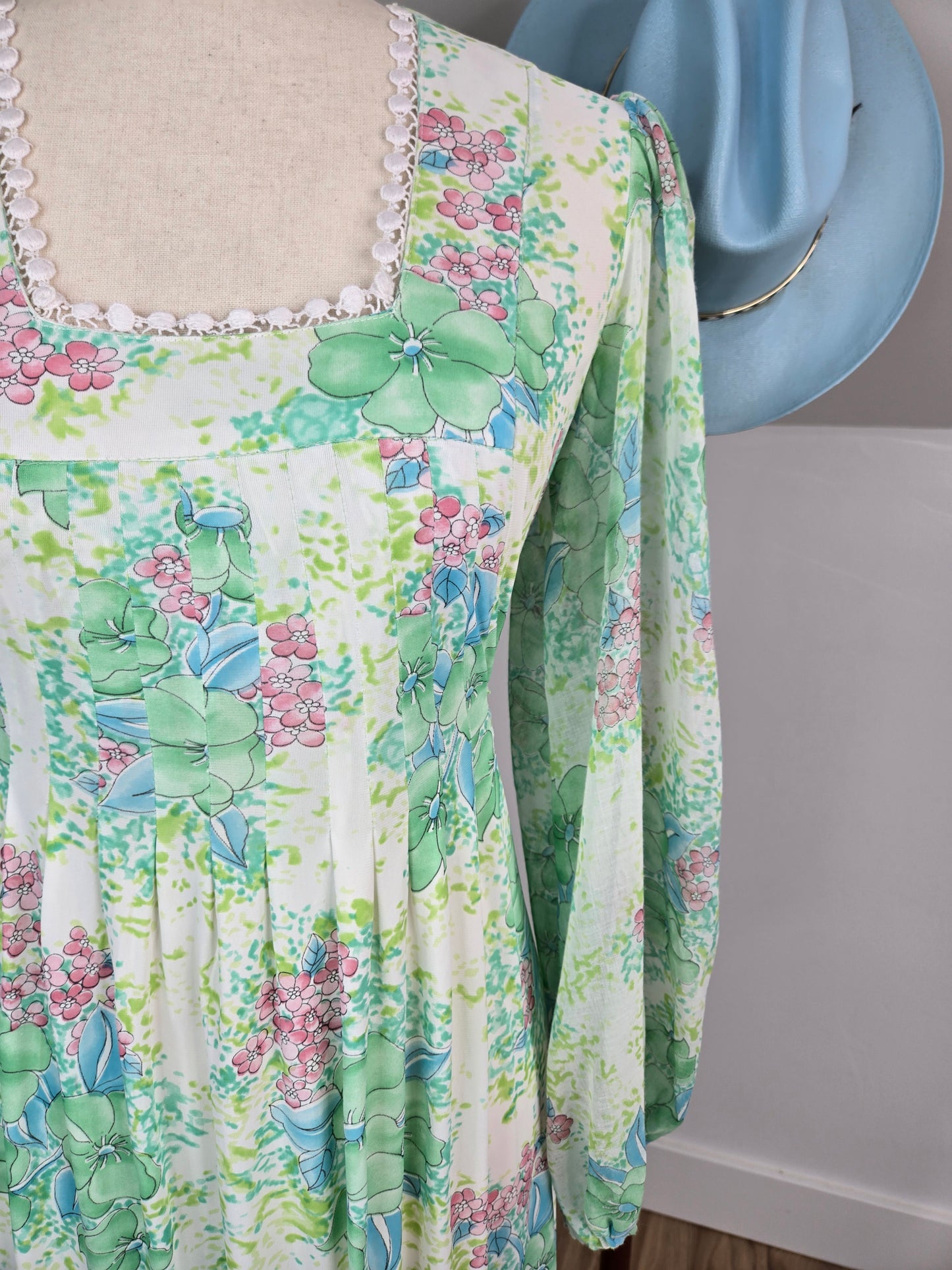 Vintage Mint Green Floral Gypsy Sleeve Dress - Small