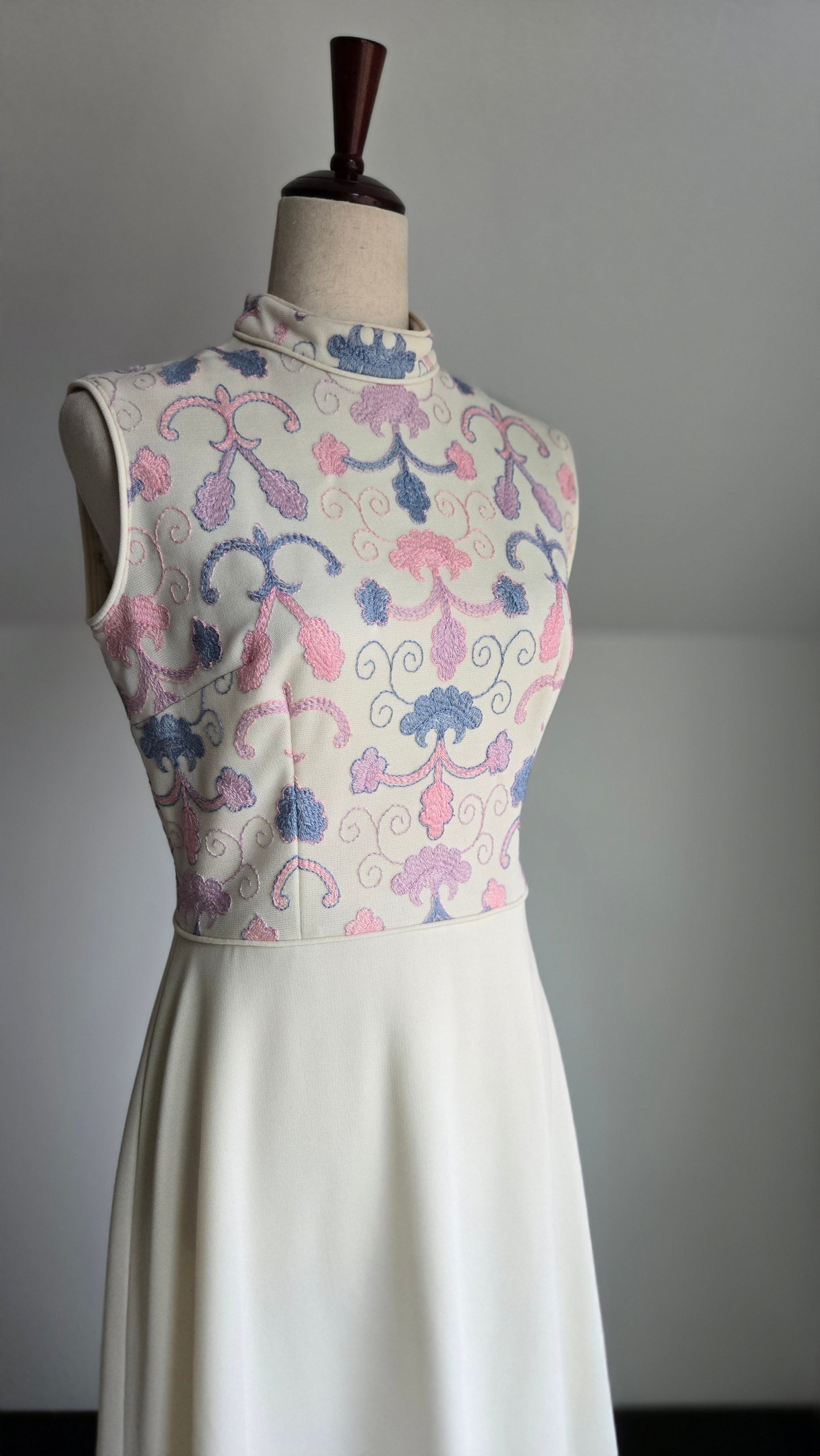 Vicky Vaughn Vintage 70s Maxi Dress - small/medium