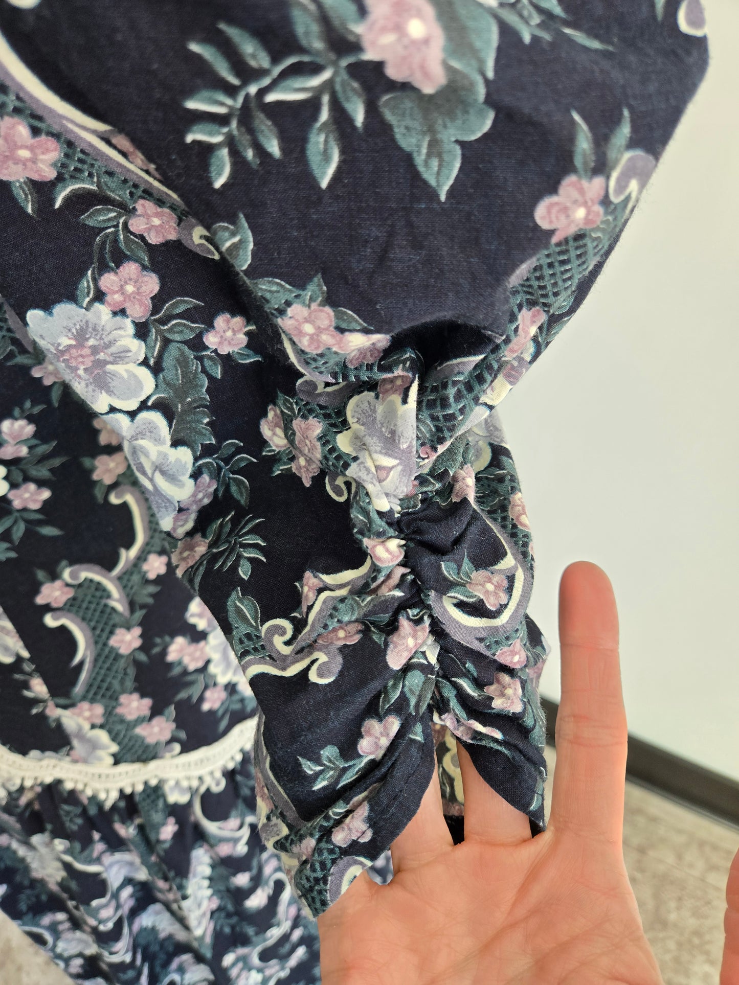 Vintage 80s Gunne Sax by Jessica McClintok Cotton Floral Dress - small