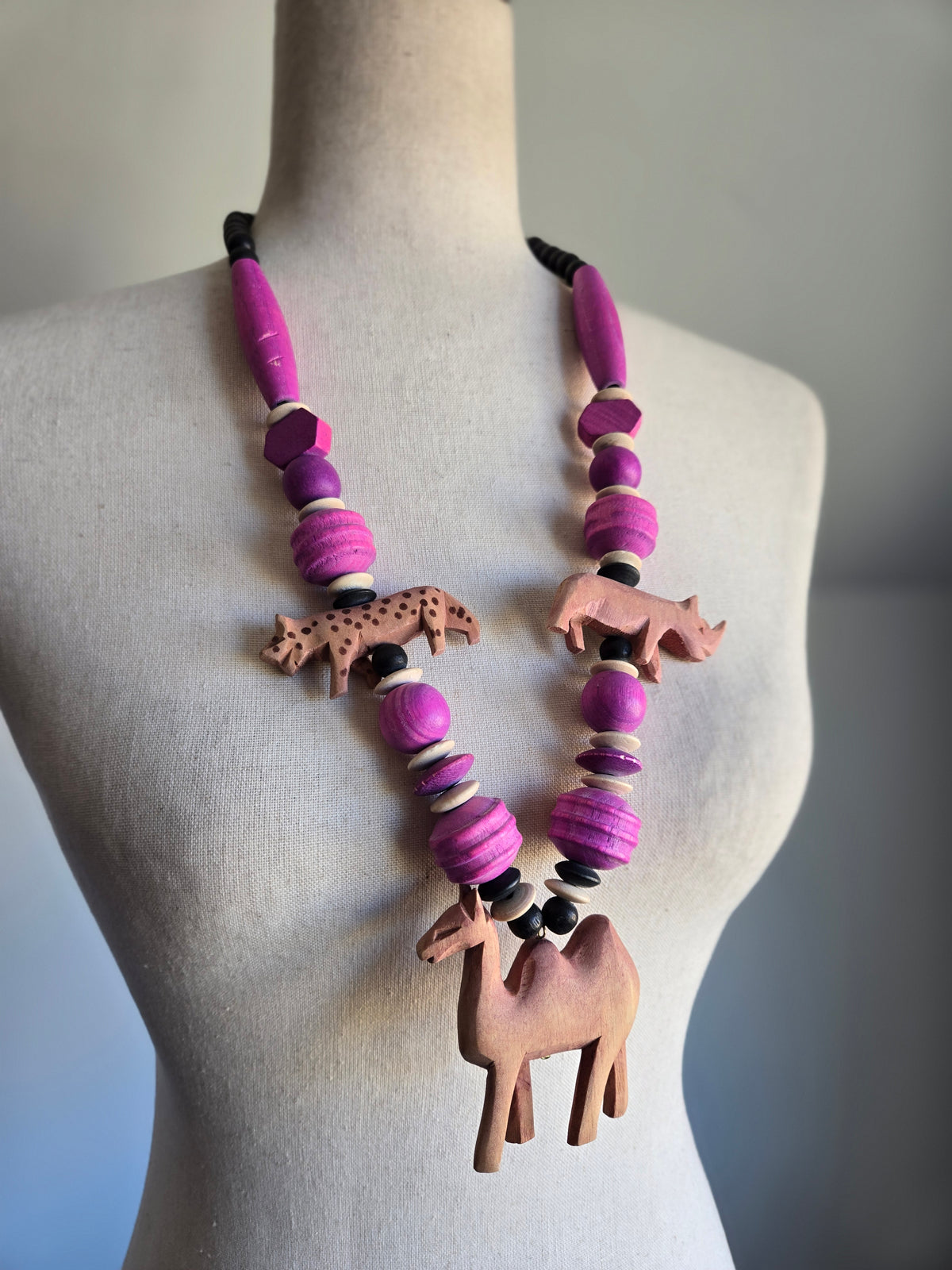 Safari Babe Wood Necklace - Pink