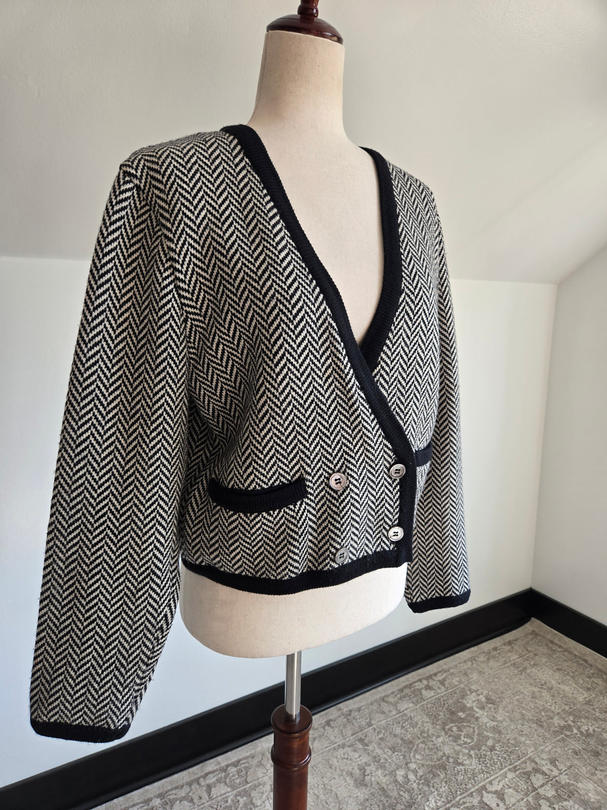 Vintage Liz Claiborne Cropped Lambswool Cardigan - Medium