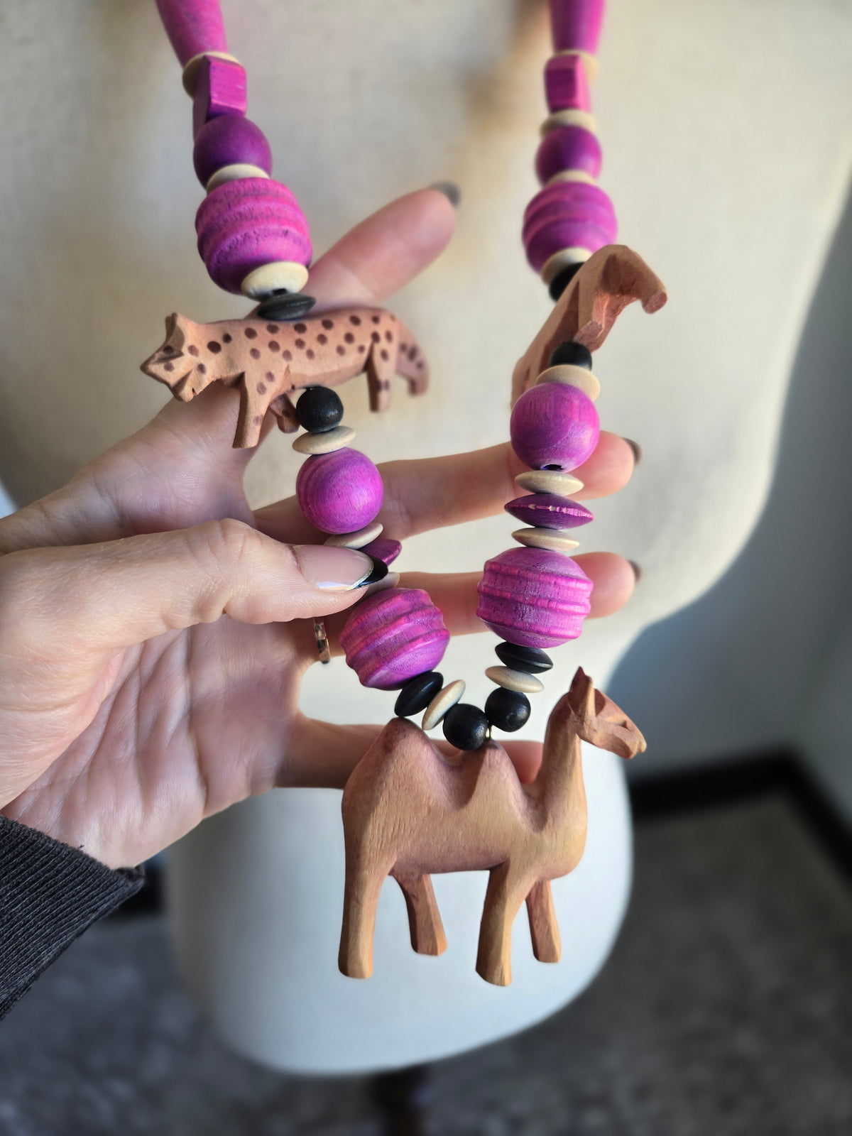 Safari Babe Wood Necklace - Pink