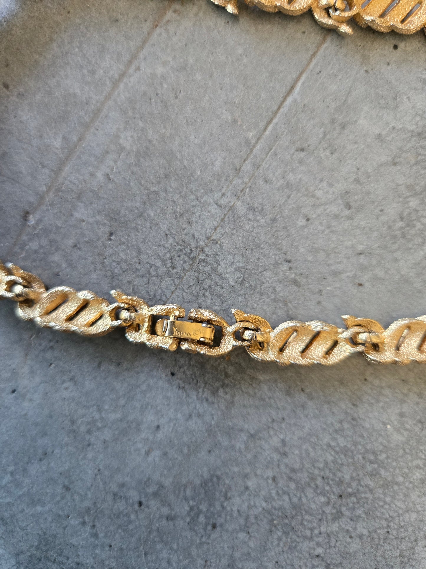 Trifari Signed Vintage Gold Tone Choker Necklace