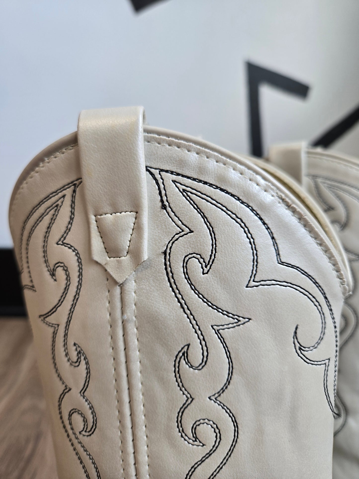 ACME 5109 Vintage Rare Pearlescent White Leather Cowboy Boots - Size 5.5 (womens)