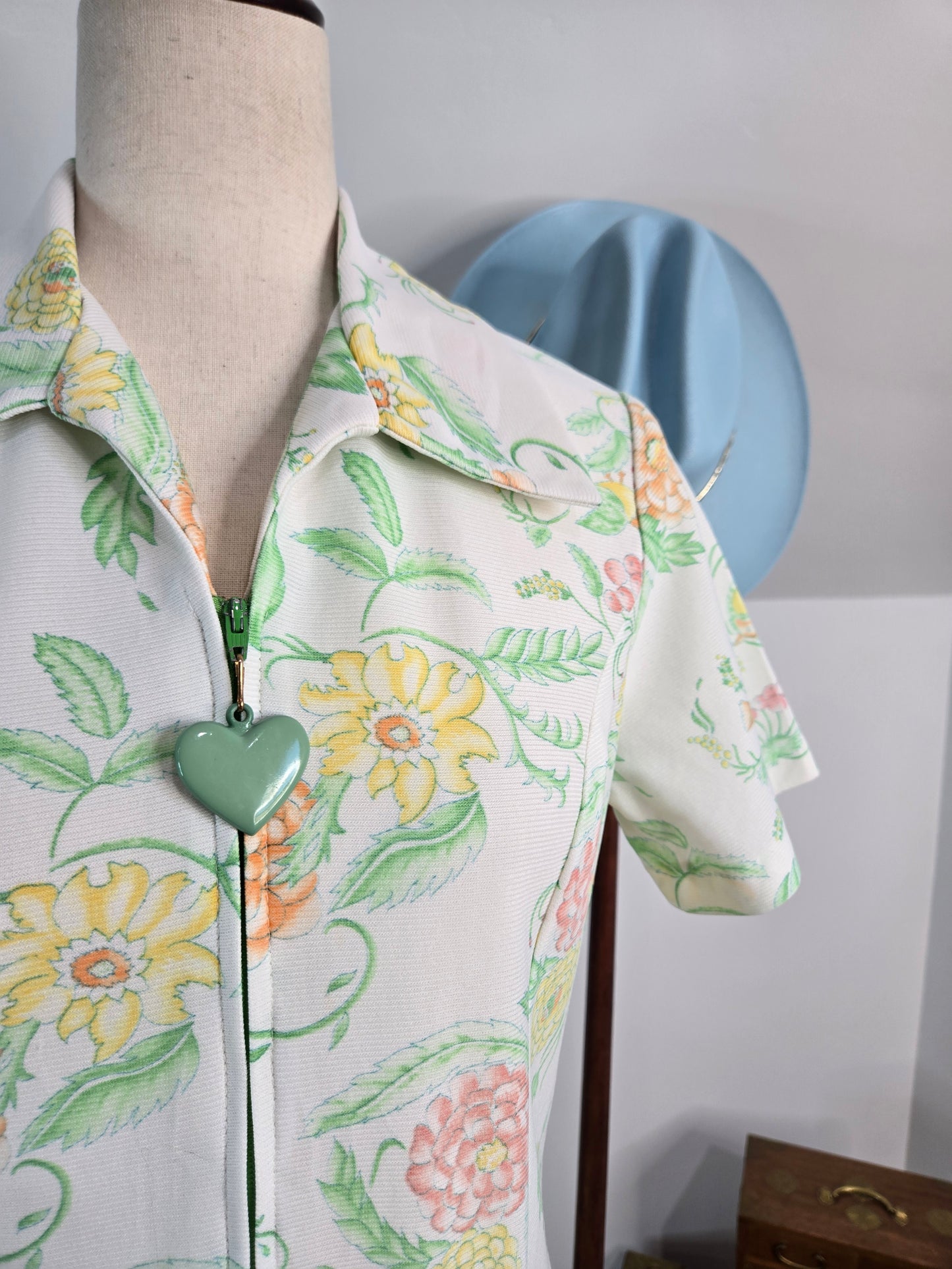 Vintage 60s Florals and Birds Housedress with Heart Zipper - small/medium