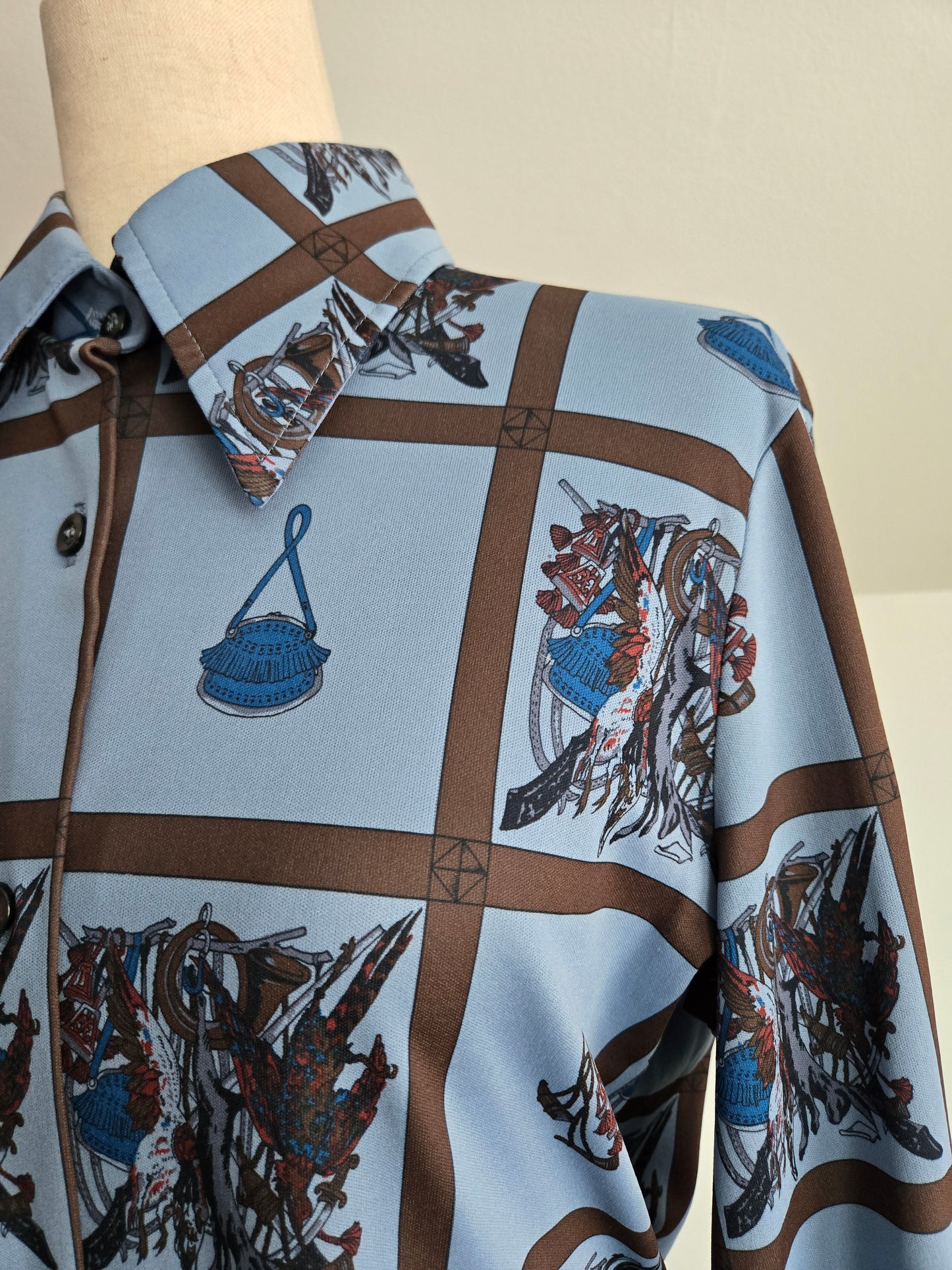 Lucky Tops by L&K Vintage Hunting Still Life Print Top - XL