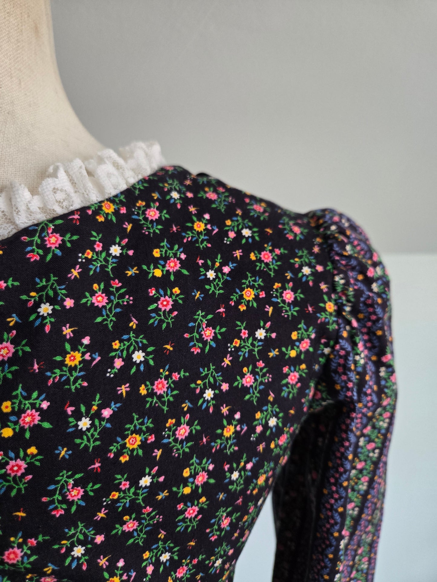 Petite Fashions Vintage 60s Velvet and Floral Prairie Dress - XS