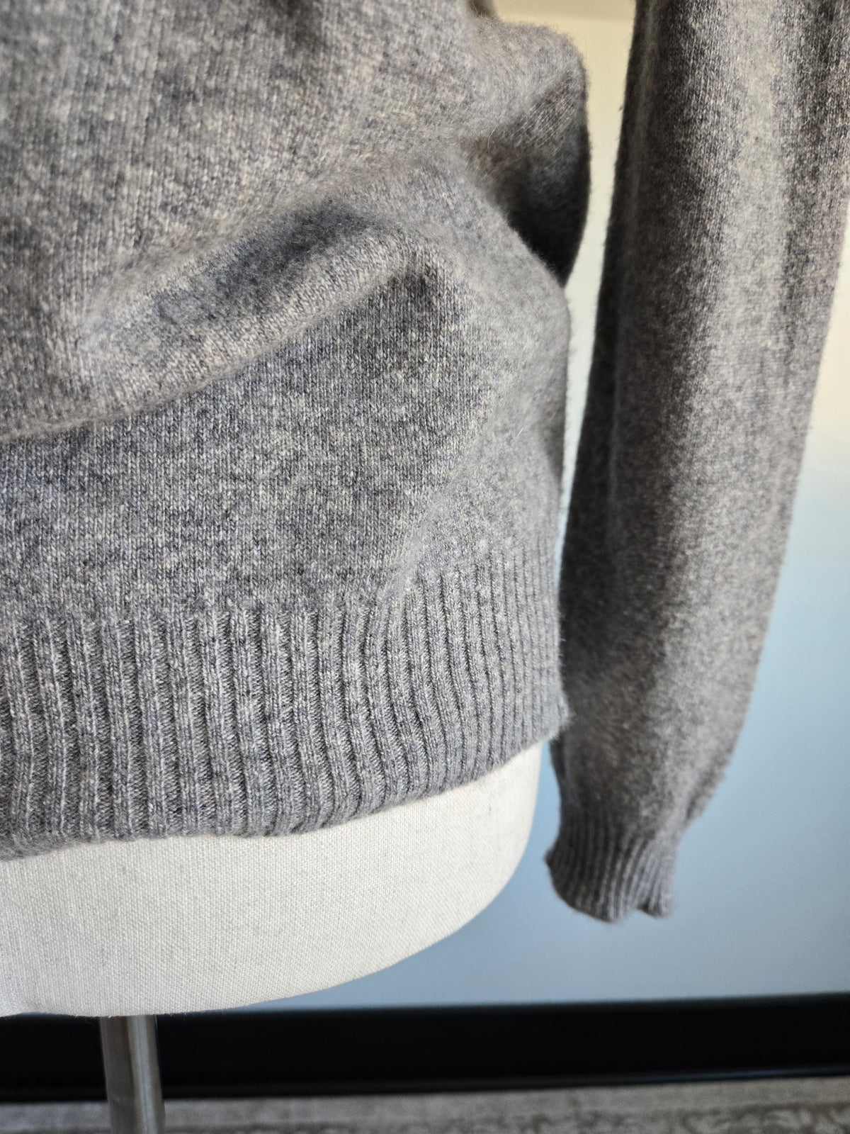 Vintage Robert Maynard Pure Scottish Cashmere Sweater - Medium